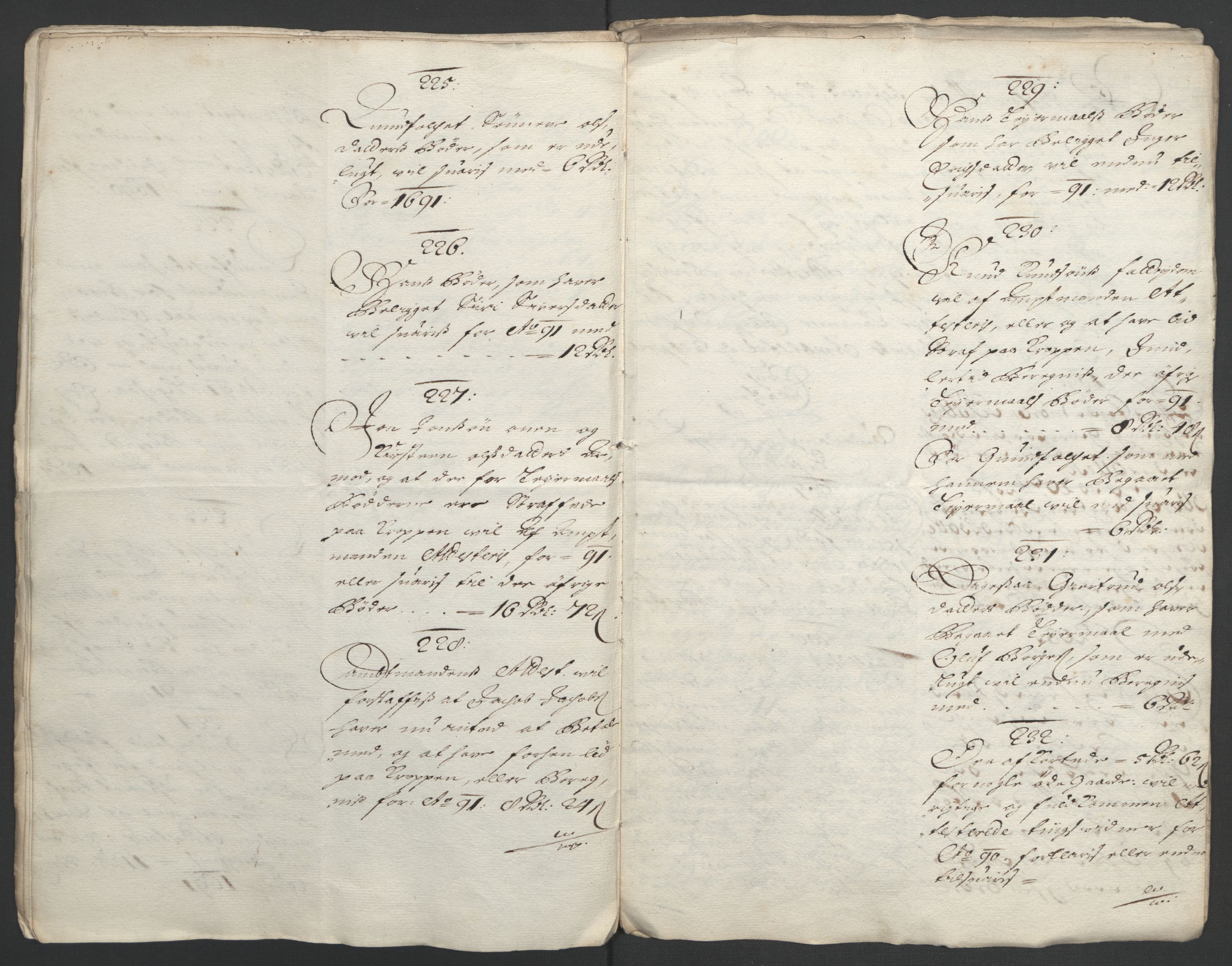 Rentekammeret inntil 1814, Reviderte regnskaper, Fogderegnskap, AV/RA-EA-4092/R55/L3650: Fogderegnskap Romsdal, 1692, p. 229