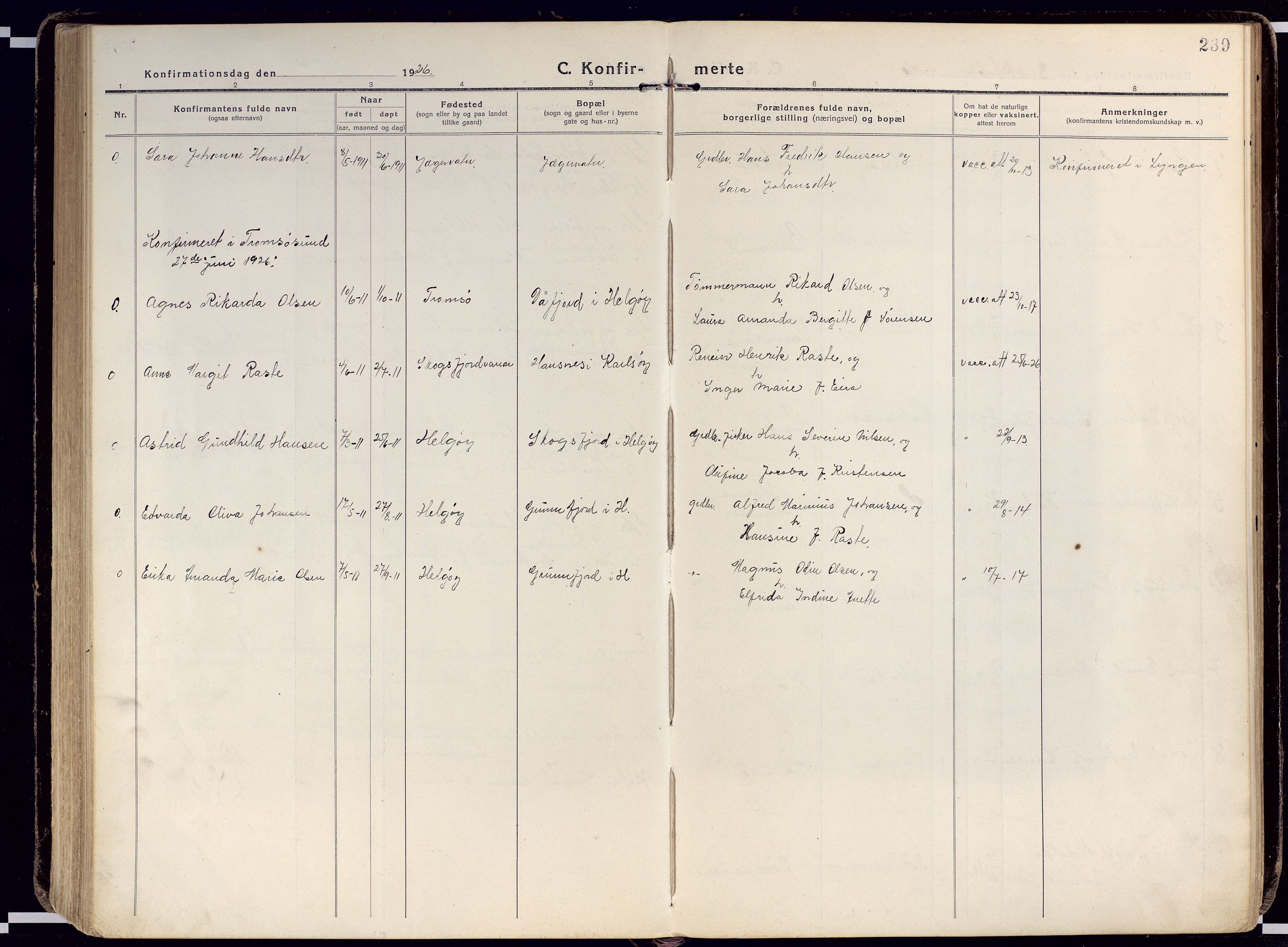 Karlsøy sokneprestembete, AV/SATØ-S-1299/H/Ha/Haa/L0015kirke: Parish register (official) no. 15, 1918-1929, p. 239