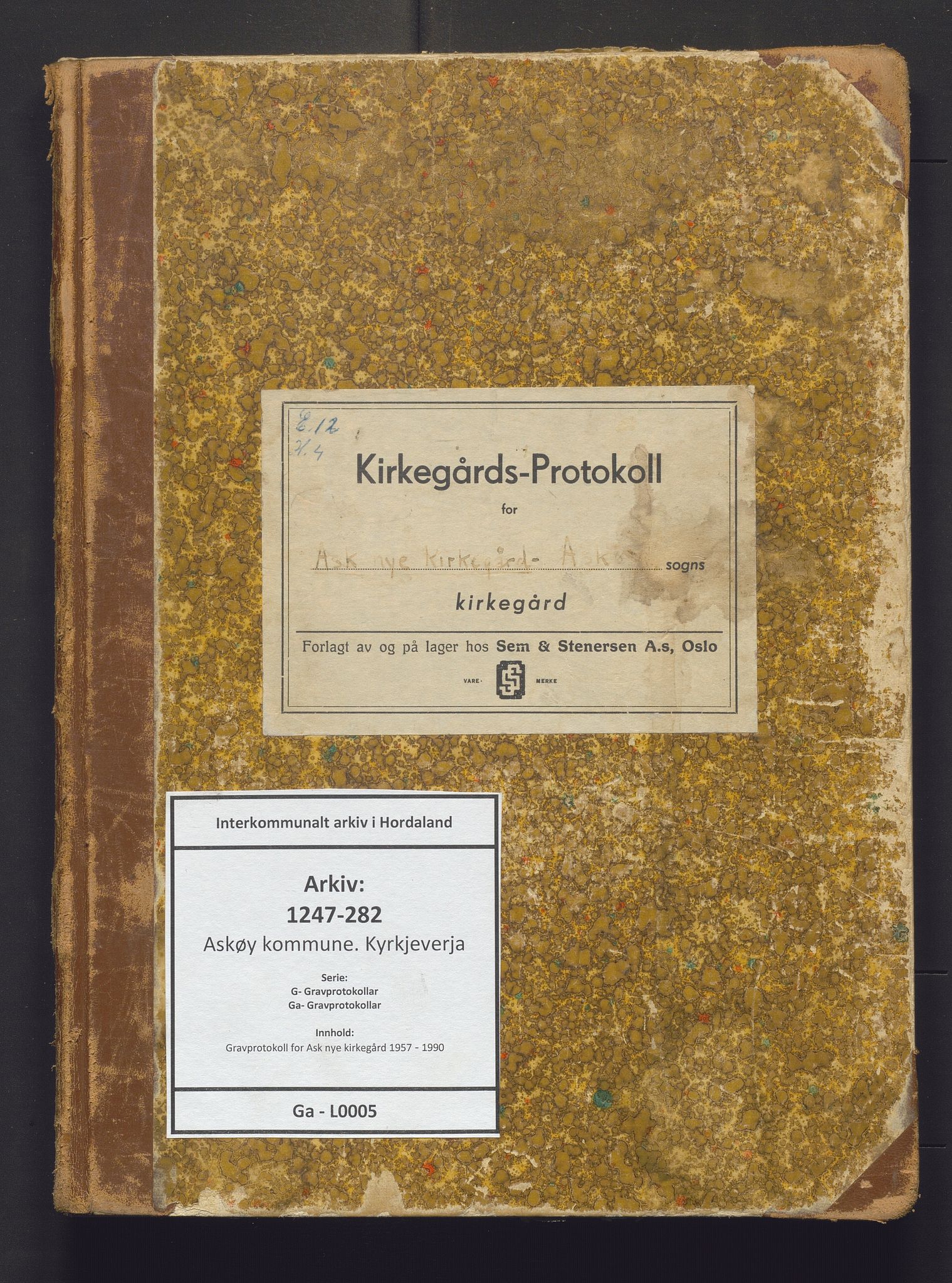 Askøy kommune. Kyrkjeverja, IKAH/1247-282/G/Ga/L0005: Gravprotokoll for Ask nye kirkegård, 1957-1990