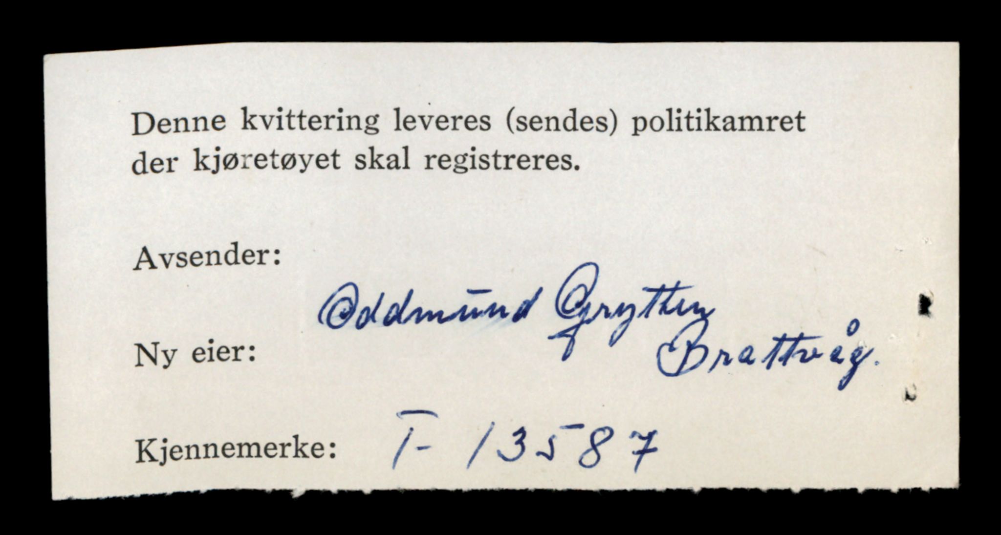 Møre og Romsdal vegkontor - Ålesund trafikkstasjon, AV/SAT-A-4099/F/Fe/L0040: Registreringskort for kjøretøy T 13531 - T 13709, 1927-1998, p. 1024