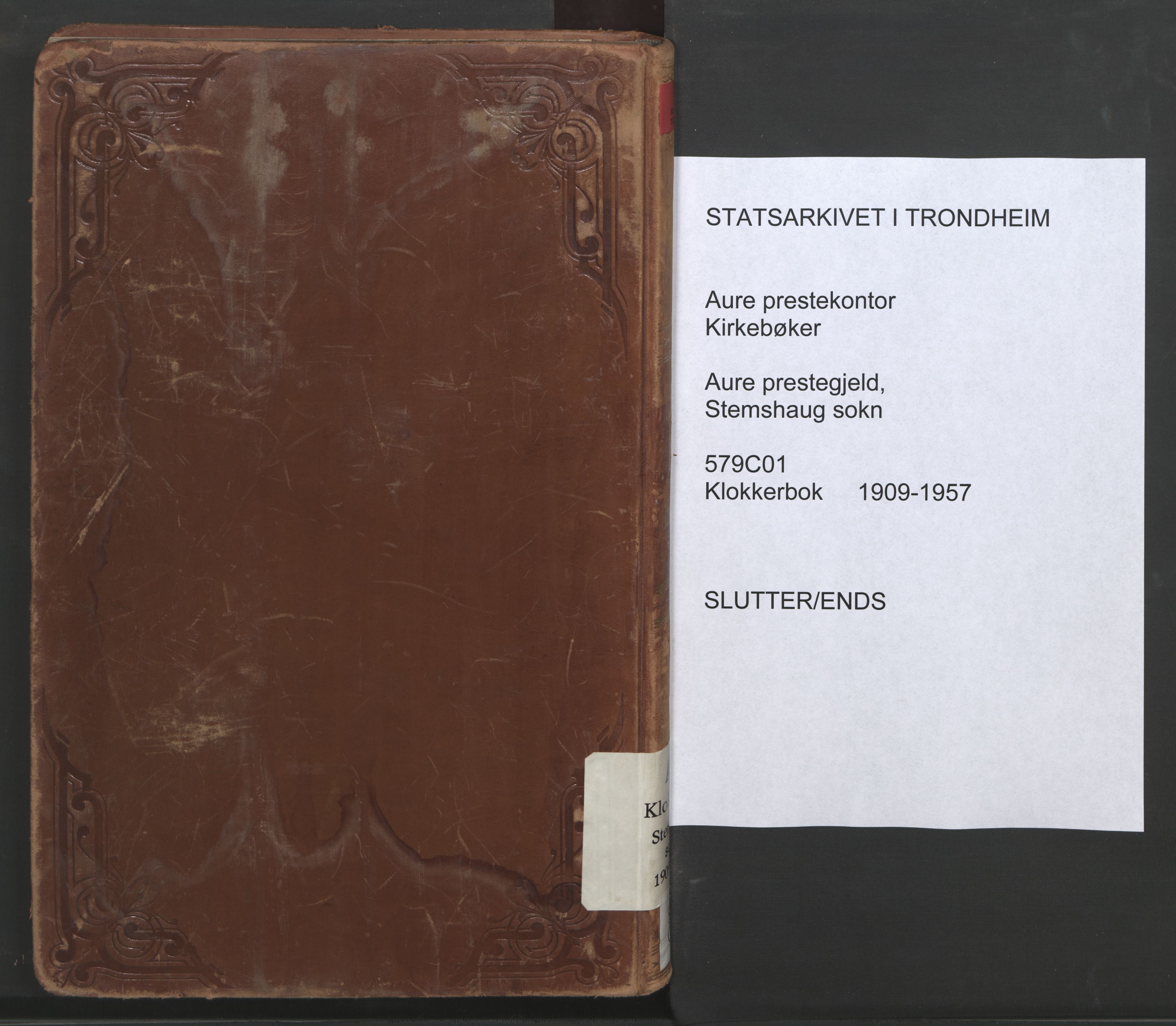 Ministerialprotokoller, klokkerbøker og fødselsregistre - Møre og Romsdal, AV/SAT-A-1454/579/L0919: Parish register (copy) no. 579C01, 1909-1957