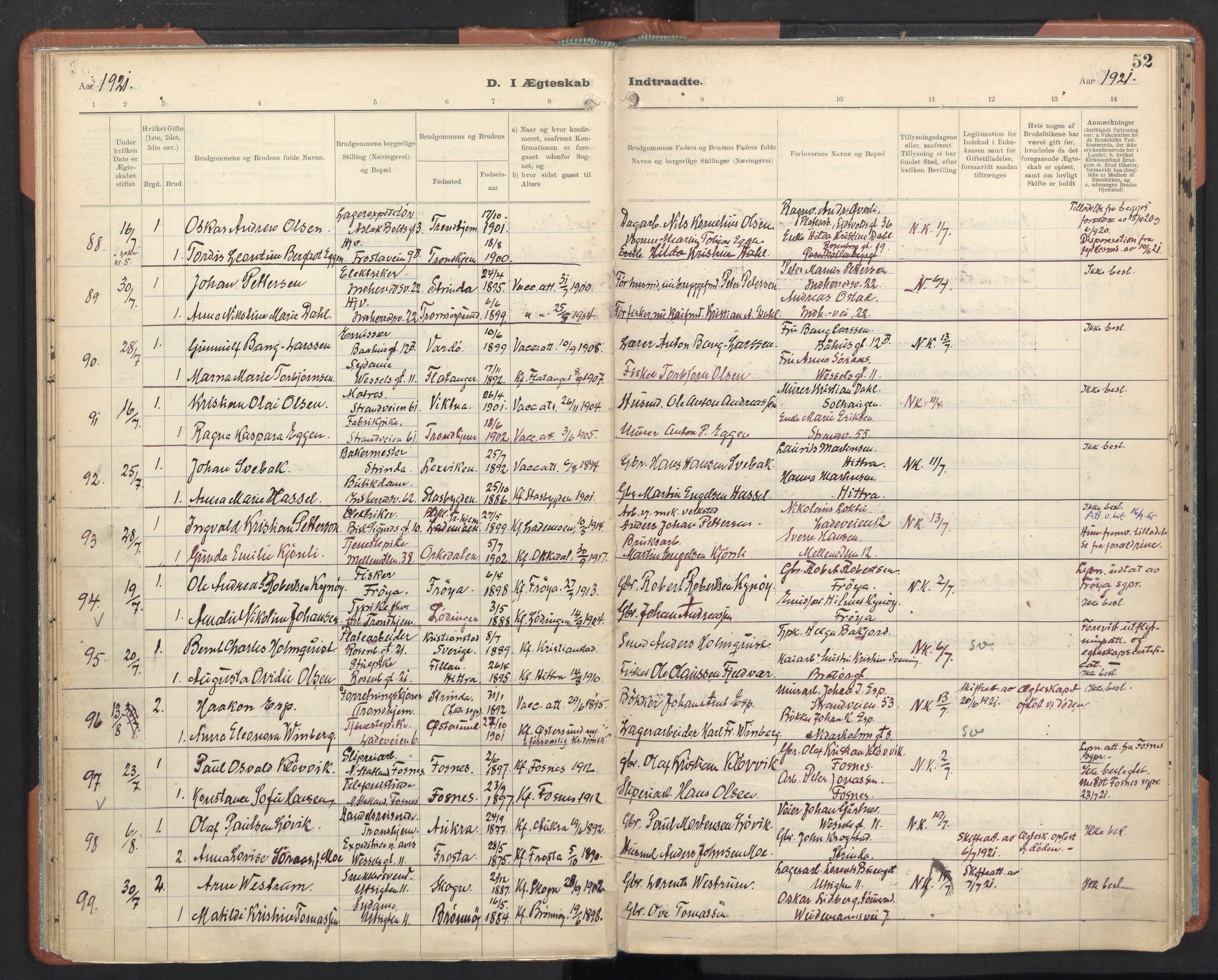 Ministerialprotokoller, klokkerbøker og fødselsregistre - Sør-Trøndelag, AV/SAT-A-1456/605/L0245: Parish register (official) no. 605A07, 1916-1938, p. 52