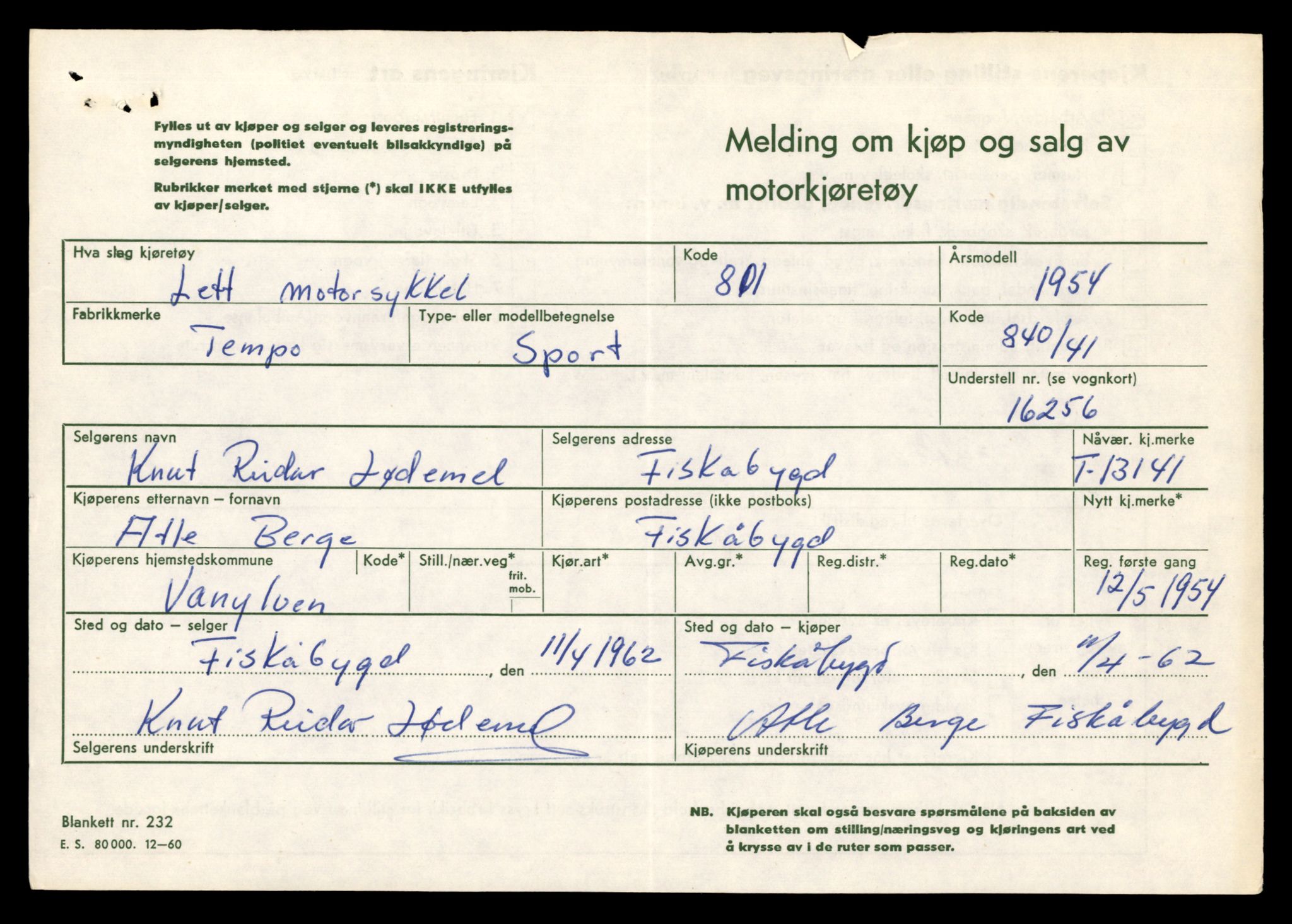 Møre og Romsdal vegkontor - Ålesund trafikkstasjon, SAT/A-4099/F/Fe/L0037: Registreringskort for kjøretøy T 13031 - T 13179, 1927-1998, p. 2171