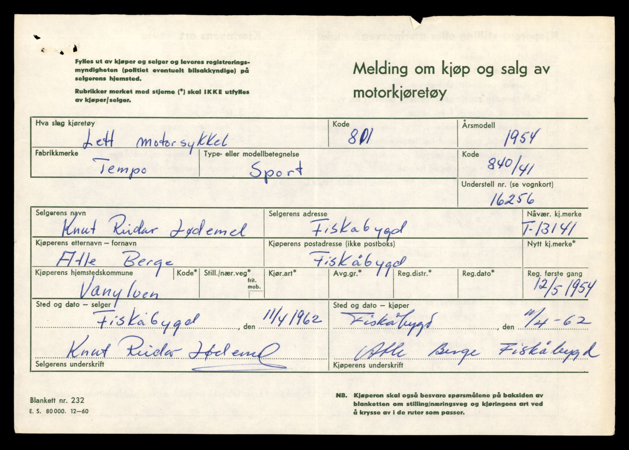 Møre og Romsdal vegkontor - Ålesund trafikkstasjon, AV/SAT-A-4099/F/Fe/L0037: Registreringskort for kjøretøy T 13031 - T 13179, 1927-1998, p. 2171