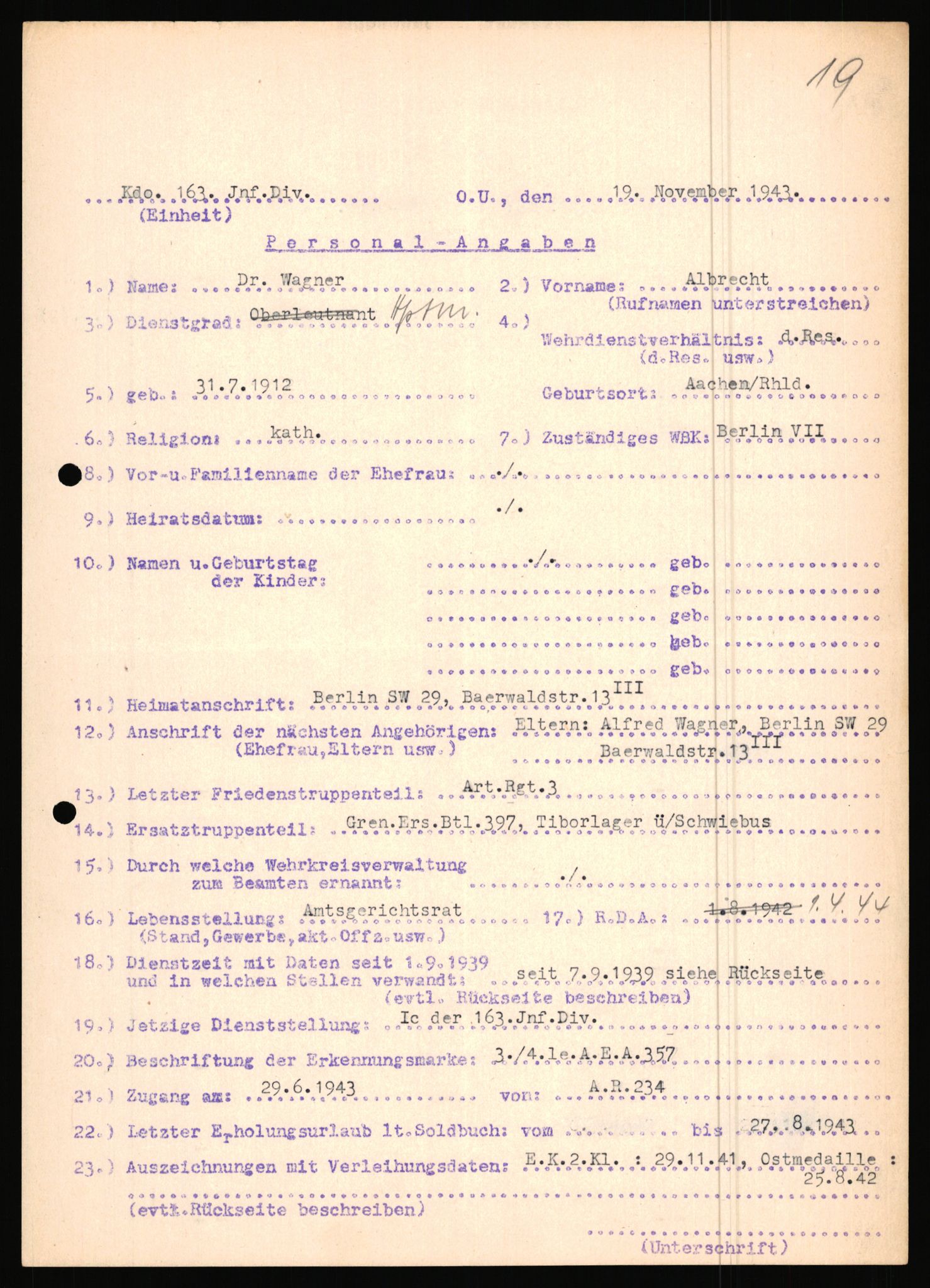 Forsvarets Overkommando. 2 kontor. Arkiv 11.4. Spredte tyske arkivsaker, AV/RA-RAFA-7031/D/Dar/Dara/L0019: Personalbøker og diverse, 1940-1945, p. 644