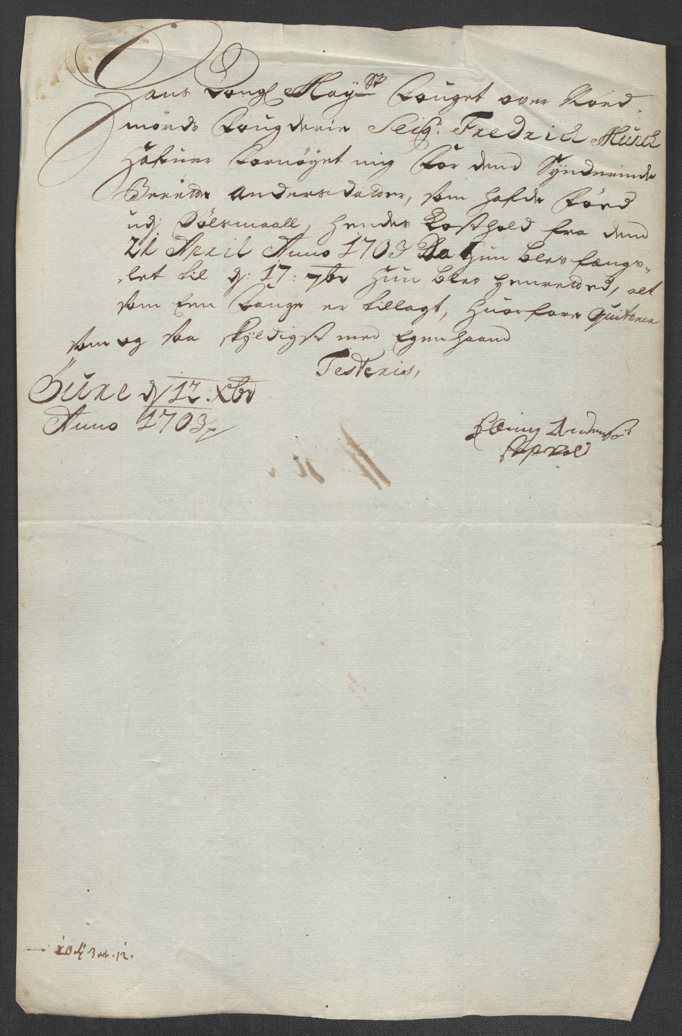 Rentekammeret inntil 1814, Reviderte regnskaper, Fogderegnskap, RA/EA-4092/R56/L3740: Fogderegnskap Nordmøre, 1703-1704, p. 182