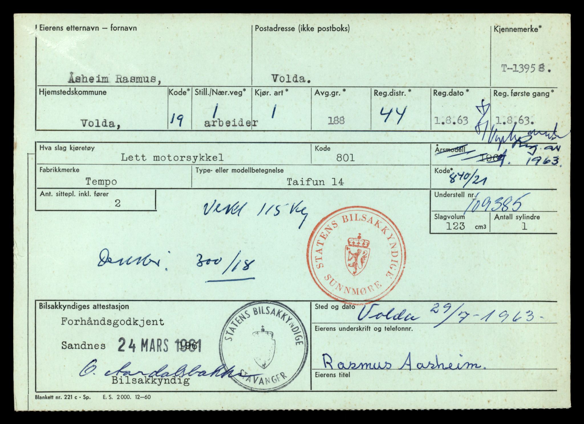 Møre og Romsdal vegkontor - Ålesund trafikkstasjon, AV/SAT-A-4099/F/Fe/L0042: Registreringskort for kjøretøy T 13906 - T 14079, 1927-1998, p. 861