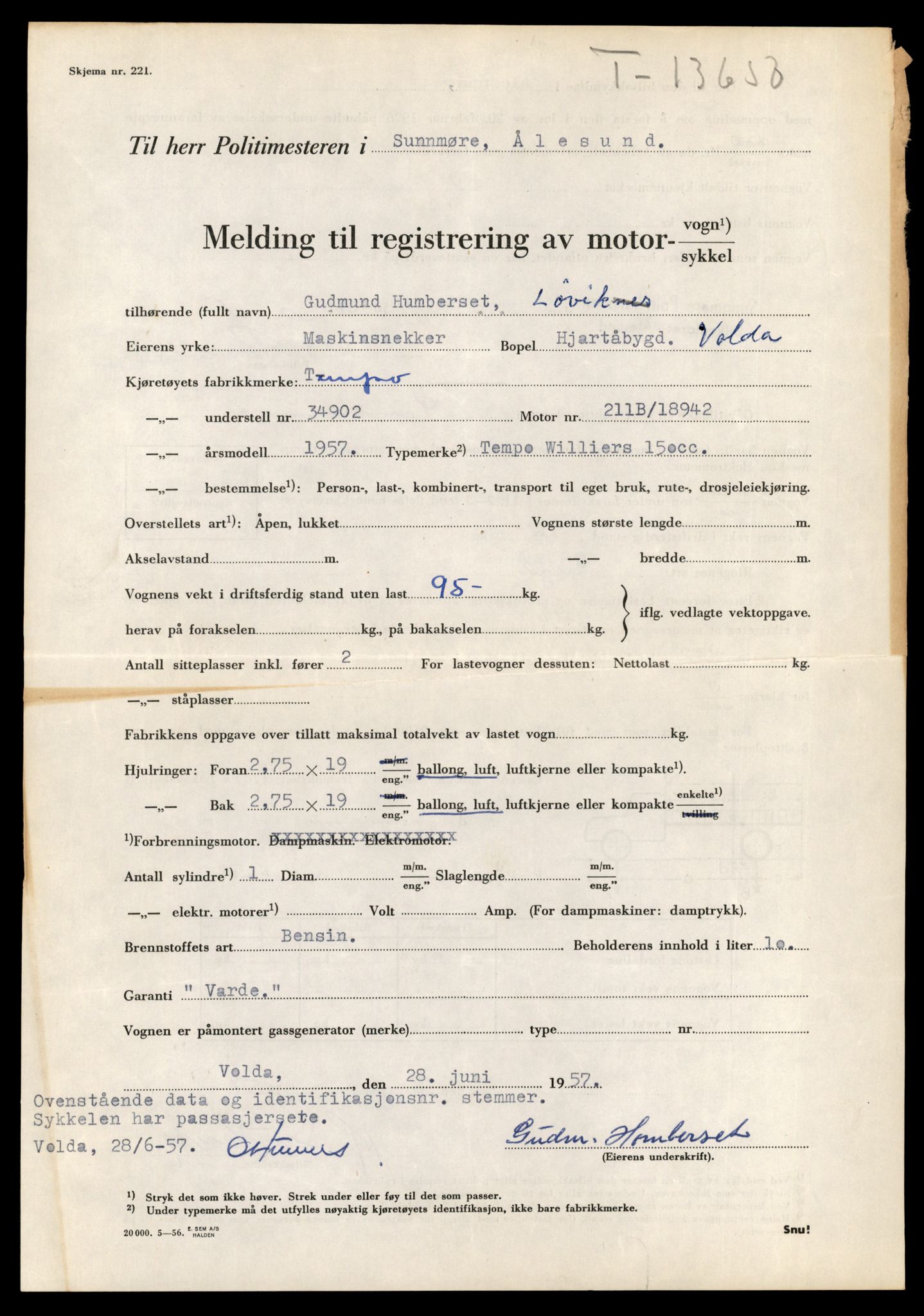 Møre og Romsdal vegkontor - Ålesund trafikkstasjon, AV/SAT-A-4099/F/Fe/L0040: Registreringskort for kjøretøy T 13531 - T 13709, 1927-1998, p. 2129