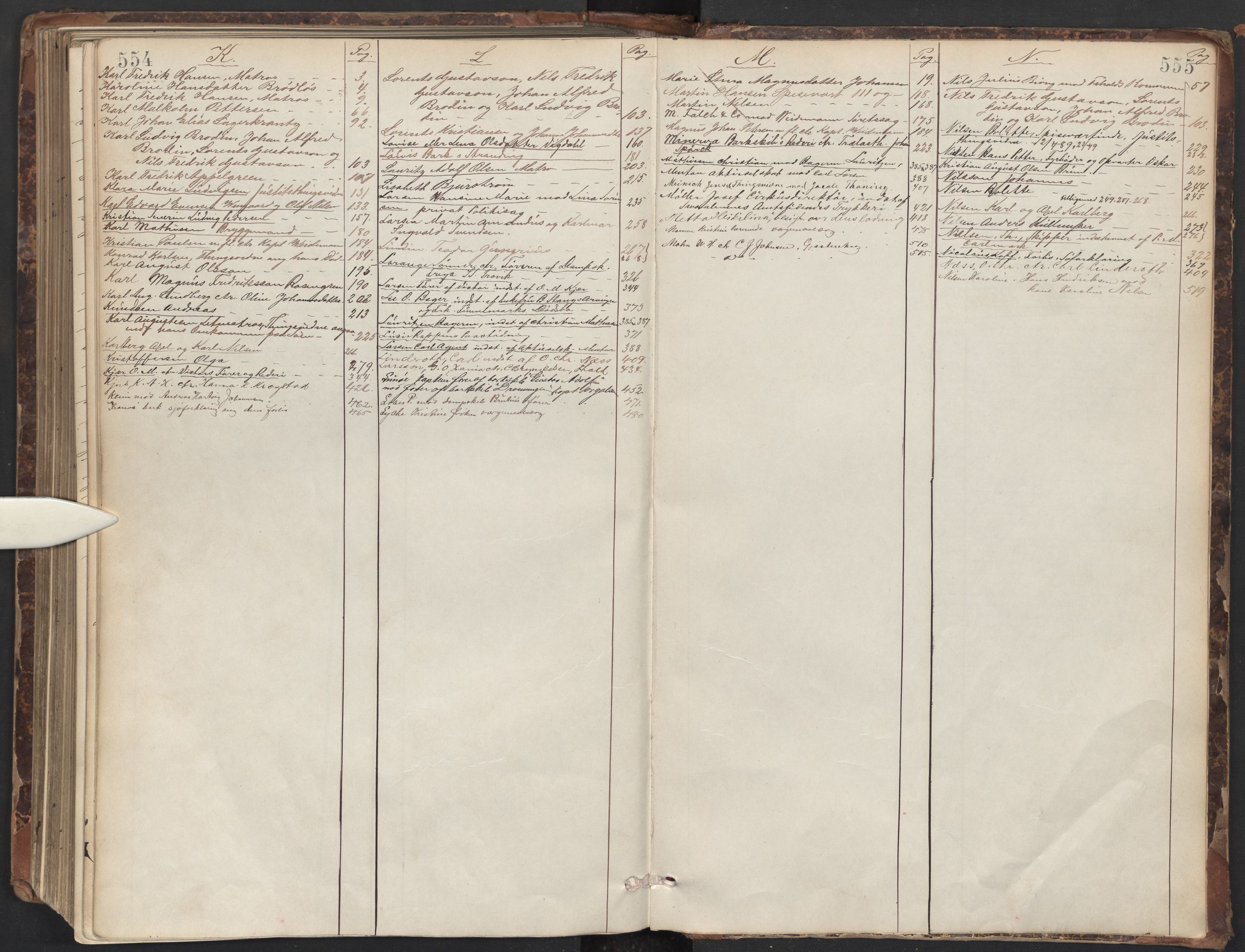 Halden byfogd, AV/SAO-A-10865/F/Fc/Fca/L0003: Ekstrarettsprotokoll, 1886-1902, p. 554-555