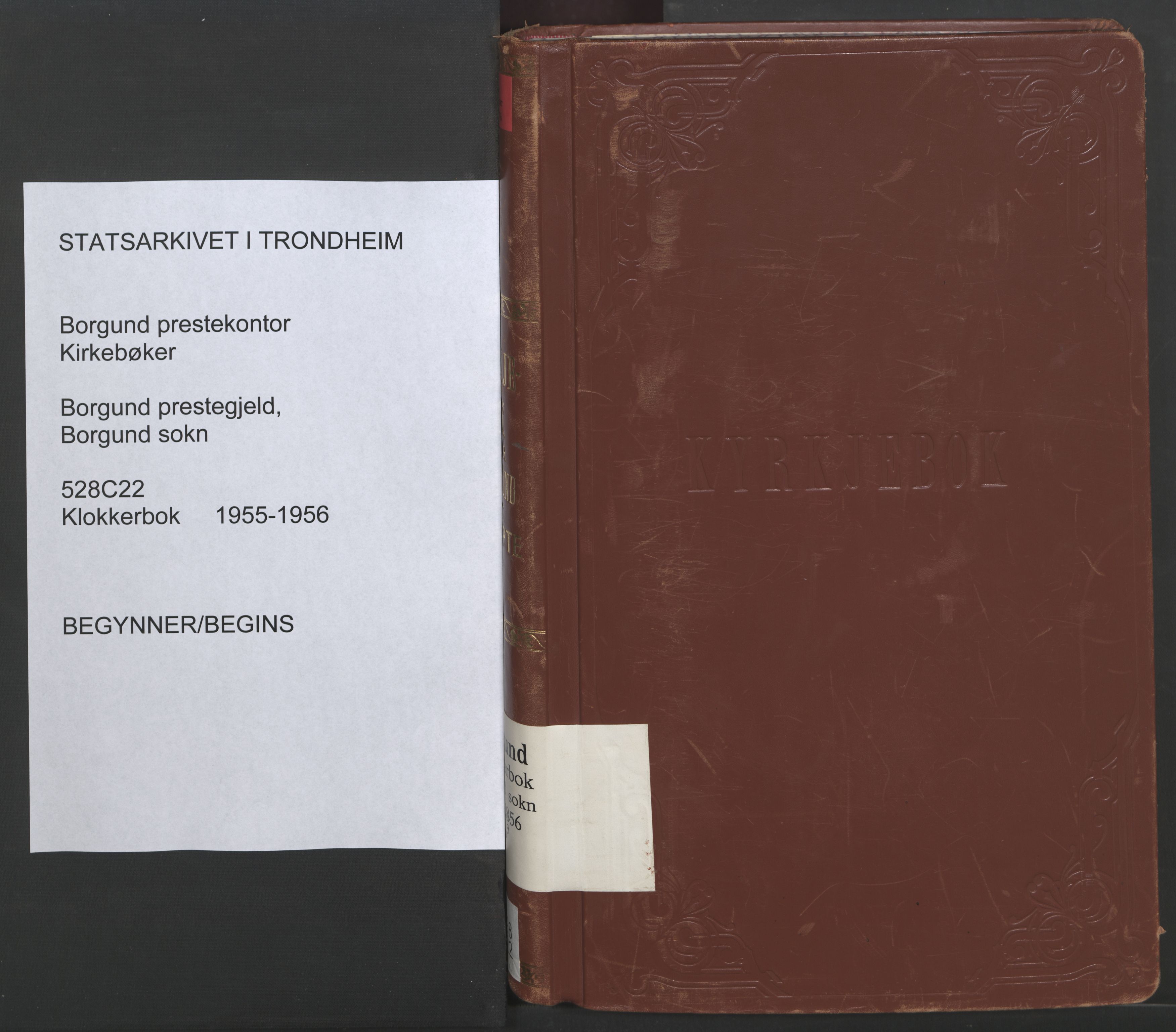 Ministerialprotokoller, klokkerbøker og fødselsregistre - Møre og Romsdal, SAT/A-1454/528/L0441: Parish register (copy) no. 528C22, 1955-1956