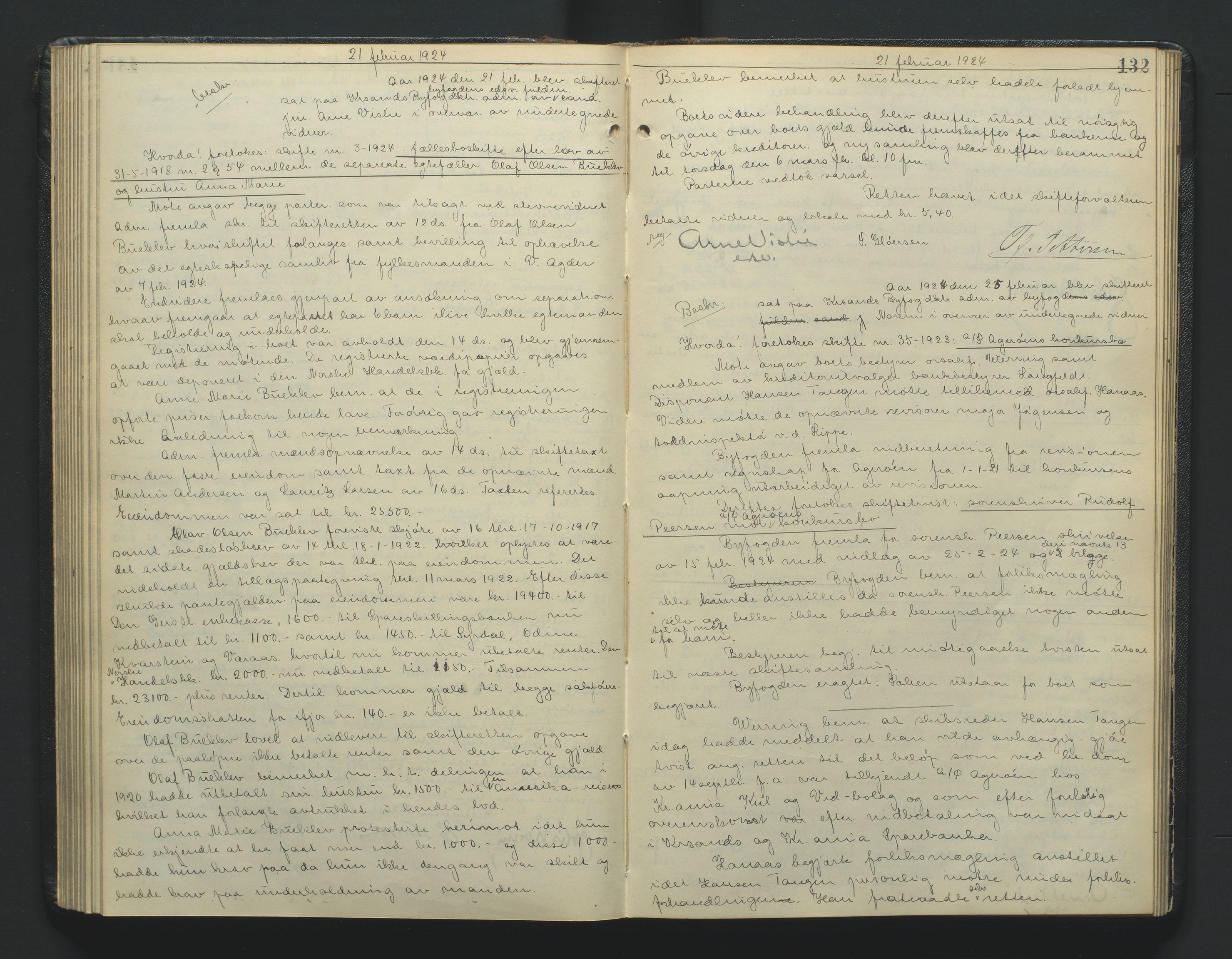Kristiansand byrett, AV/SAK-1223-0001/H/Hc/L0050: Skifteforhandlingsprotokoll nr. 10, med register, 1921-1925, p. 132