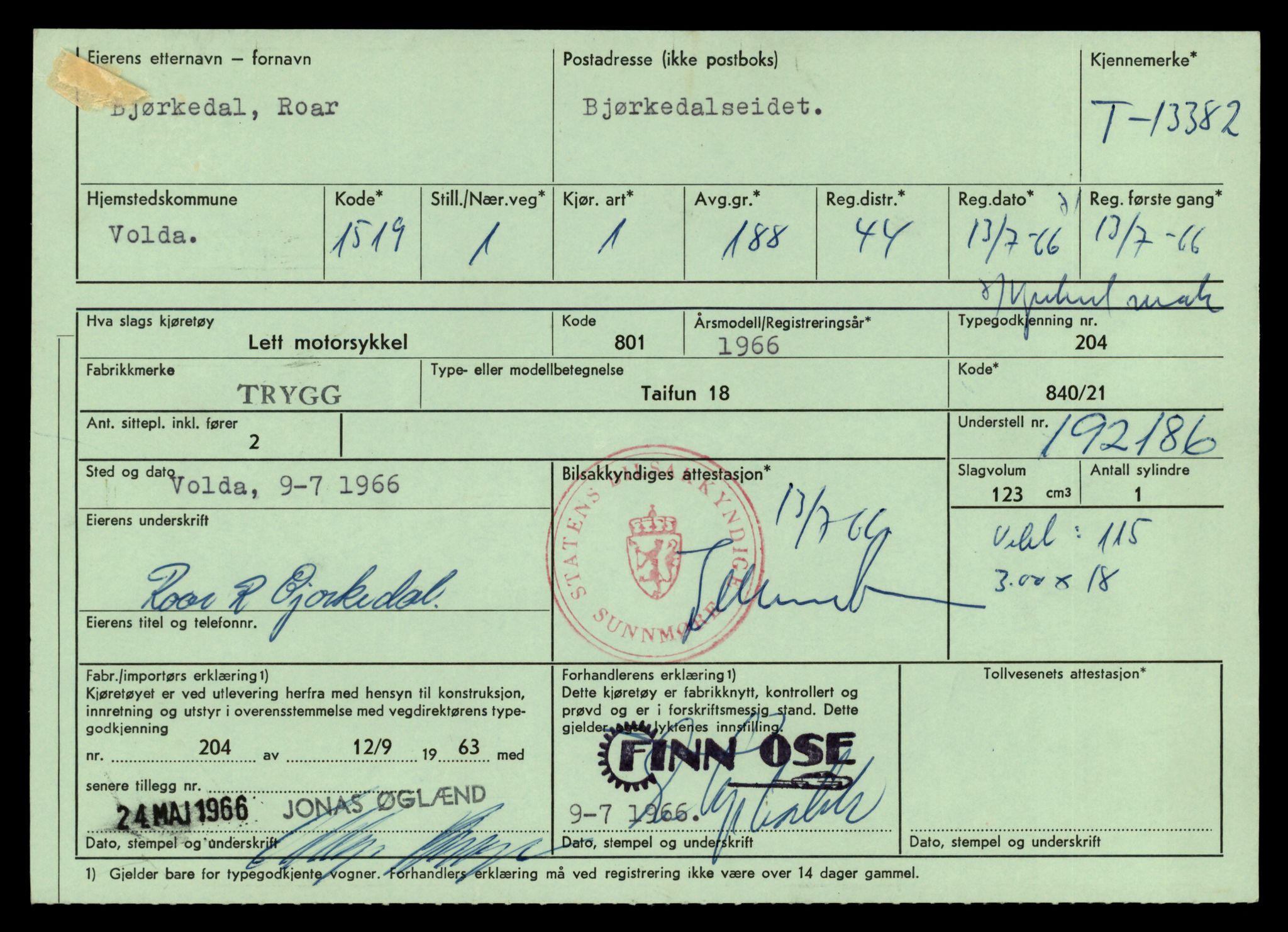 Møre og Romsdal vegkontor - Ålesund trafikkstasjon, AV/SAT-A-4099/F/Fe/L0039: Registreringskort for kjøretøy T 13361 - T 13530, 1927-1998, p. 361