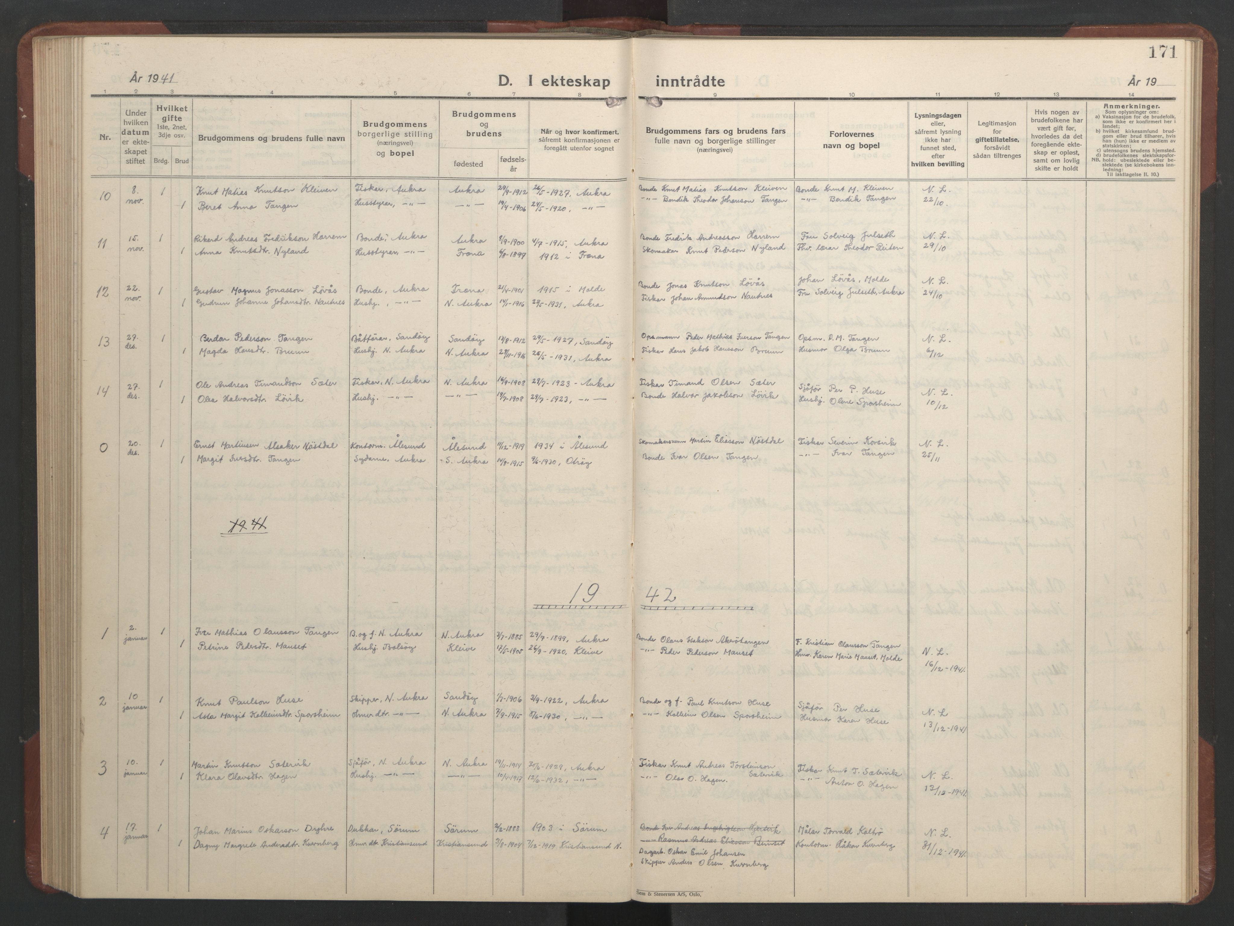 Ministerialprotokoller, klokkerbøker og fødselsregistre - Møre og Romsdal, SAT/A-1454/560/L0726: Parish register (copy) no. 560C03, 1928-1952, p. 171