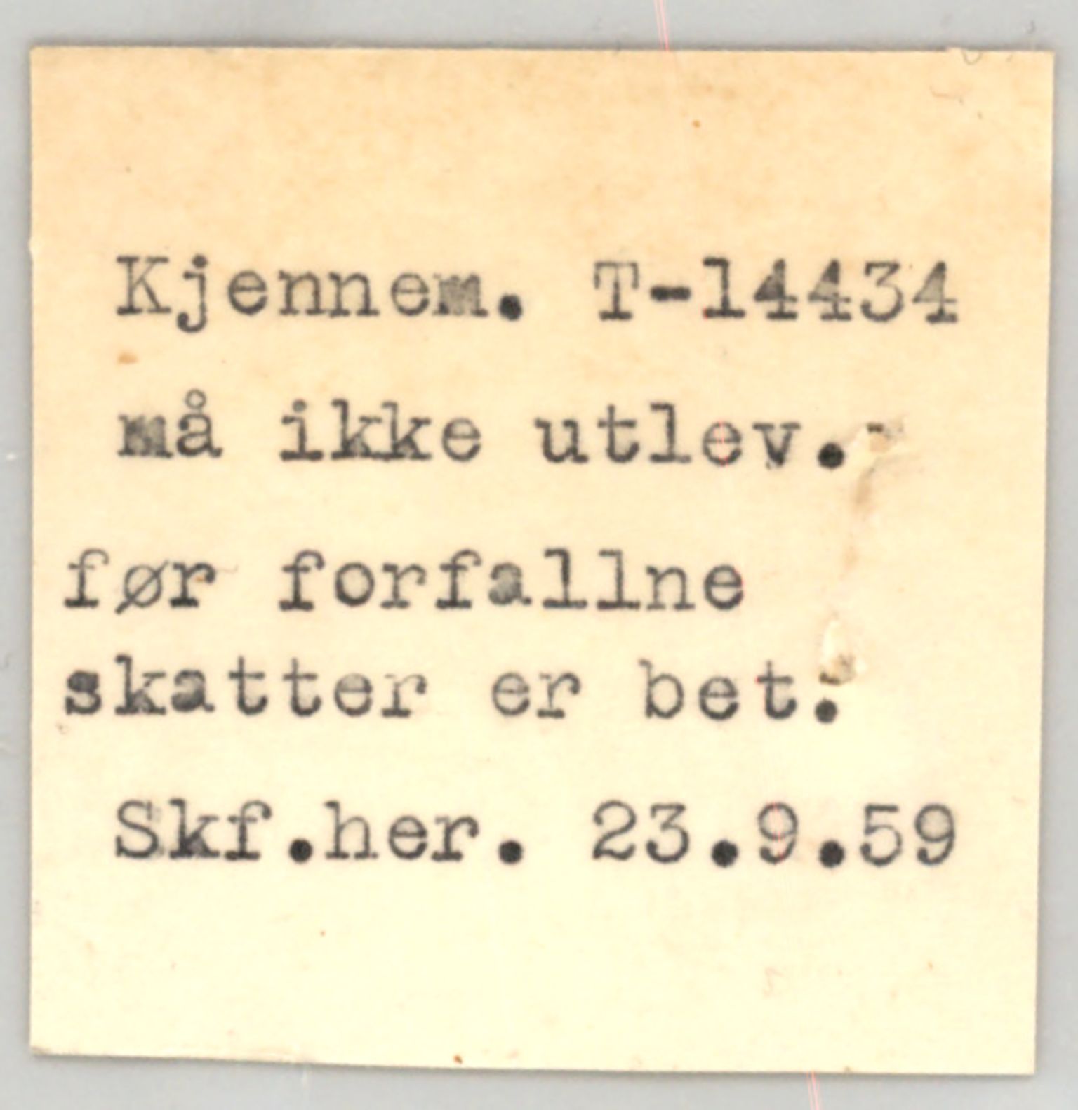 Møre og Romsdal vegkontor - Ålesund trafikkstasjon, AV/SAT-A-4099/F/Fe/L0045: Registreringskort for kjøretøy T 14320 - T 14444, 1927-1998, p. 2922