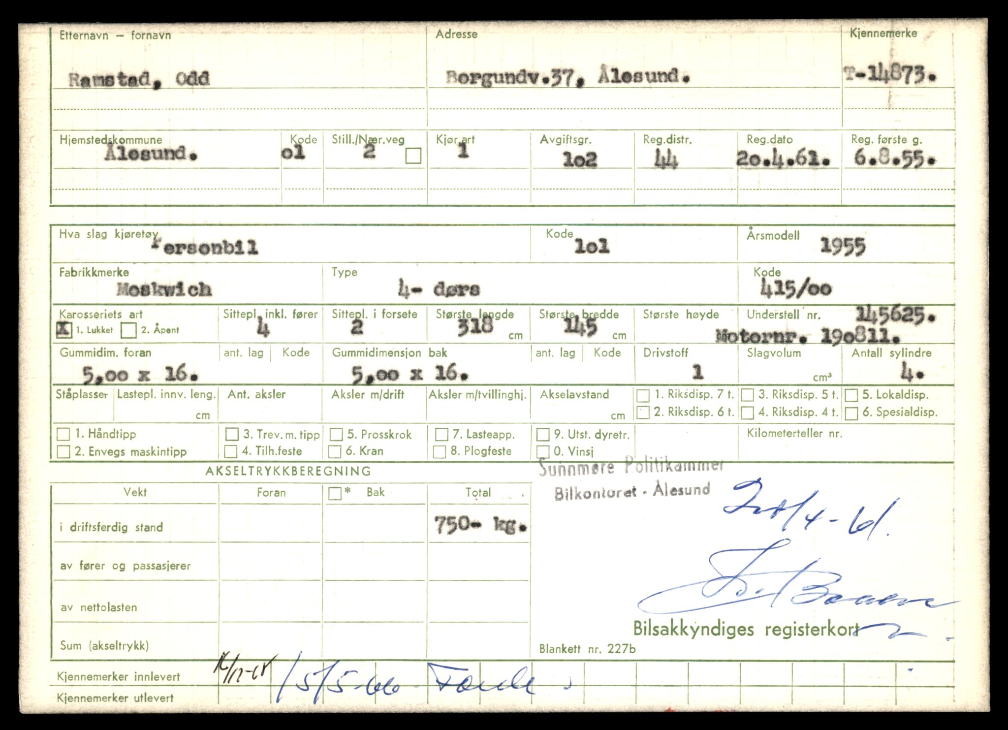 Møre og Romsdal vegkontor - Ålesund trafikkstasjon, AV/SAT-A-4099/F/Fe/L0049: Registreringskort for kjøretøy T 14864 - T 18613, 1927-1998, p. 229
