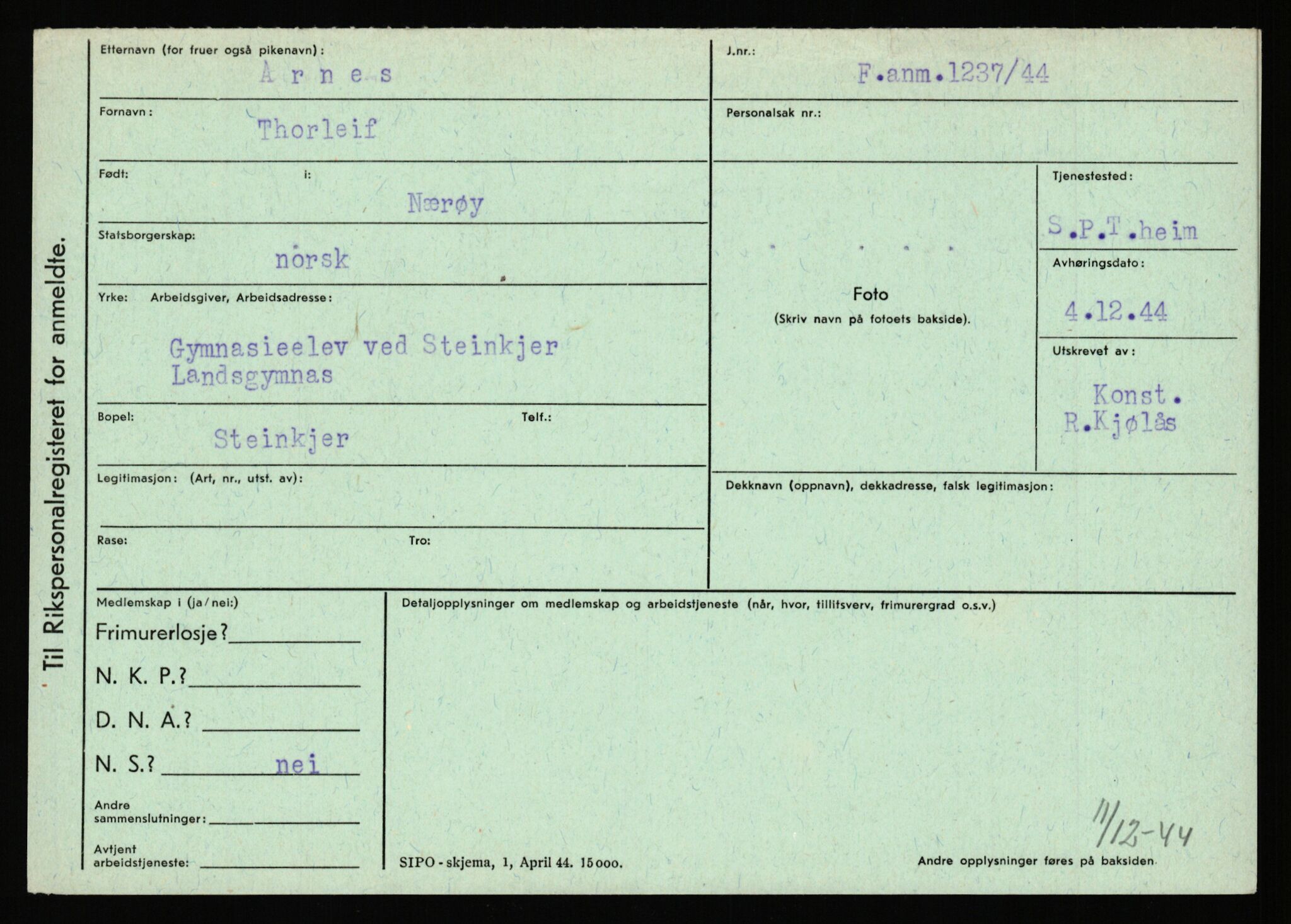 Statspolitiet - Hovedkontoret / Osloavdelingen, AV/RA-S-1329/C/Ca/L0002: Arneberg - Brand, 1943-1945, p. 4