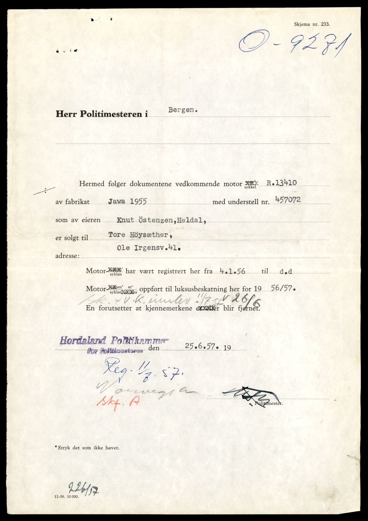 Møre og Romsdal vegkontor - Ålesund trafikkstasjon, AV/SAT-A-4099/F/Fe/L0041: Registreringskort for kjøretøy T 13710 - T 13905, 1927-1998, p. 2151