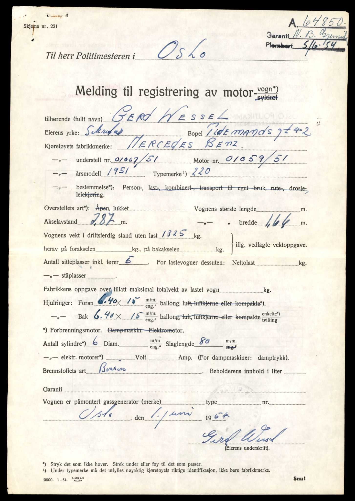Møre og Romsdal vegkontor - Ålesund trafikkstasjon, AV/SAT-A-4099/F/Fe/L0049: Registreringskort for kjøretøy T 14864 - T 18613, 1927-1998, p. 1779