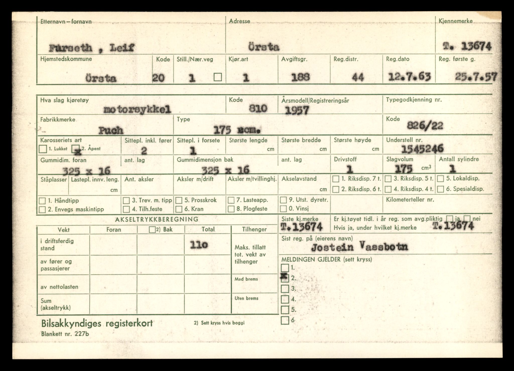 Møre og Romsdal vegkontor - Ålesund trafikkstasjon, AV/SAT-A-4099/F/Fe/L0040: Registreringskort for kjøretøy T 13531 - T 13709, 1927-1998, p. 2445