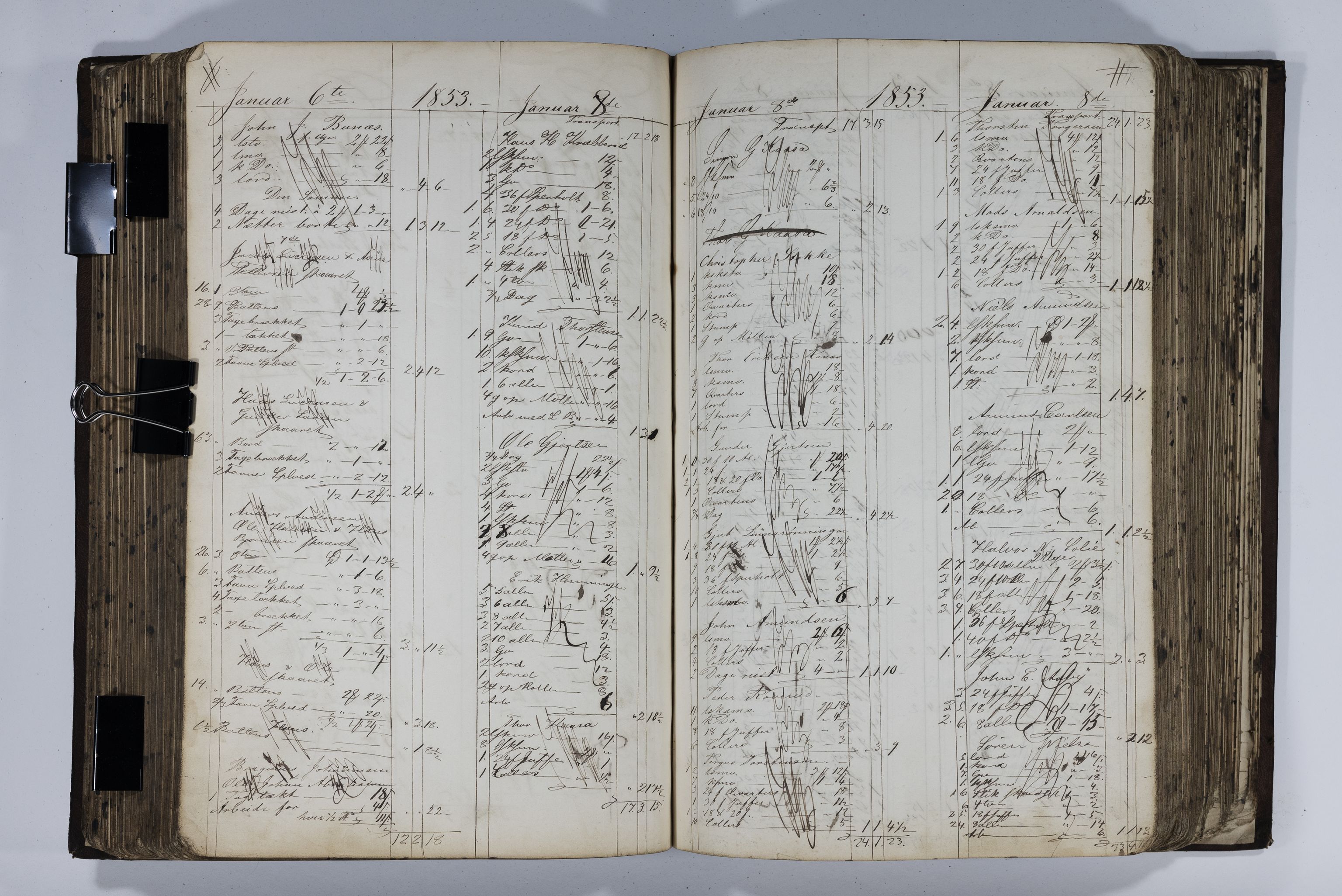 Blehr/ Kjellestad, TEMU/TGM-A-1212/R/Ra/L0005: Hugste bog, 1850-1855, p. 305