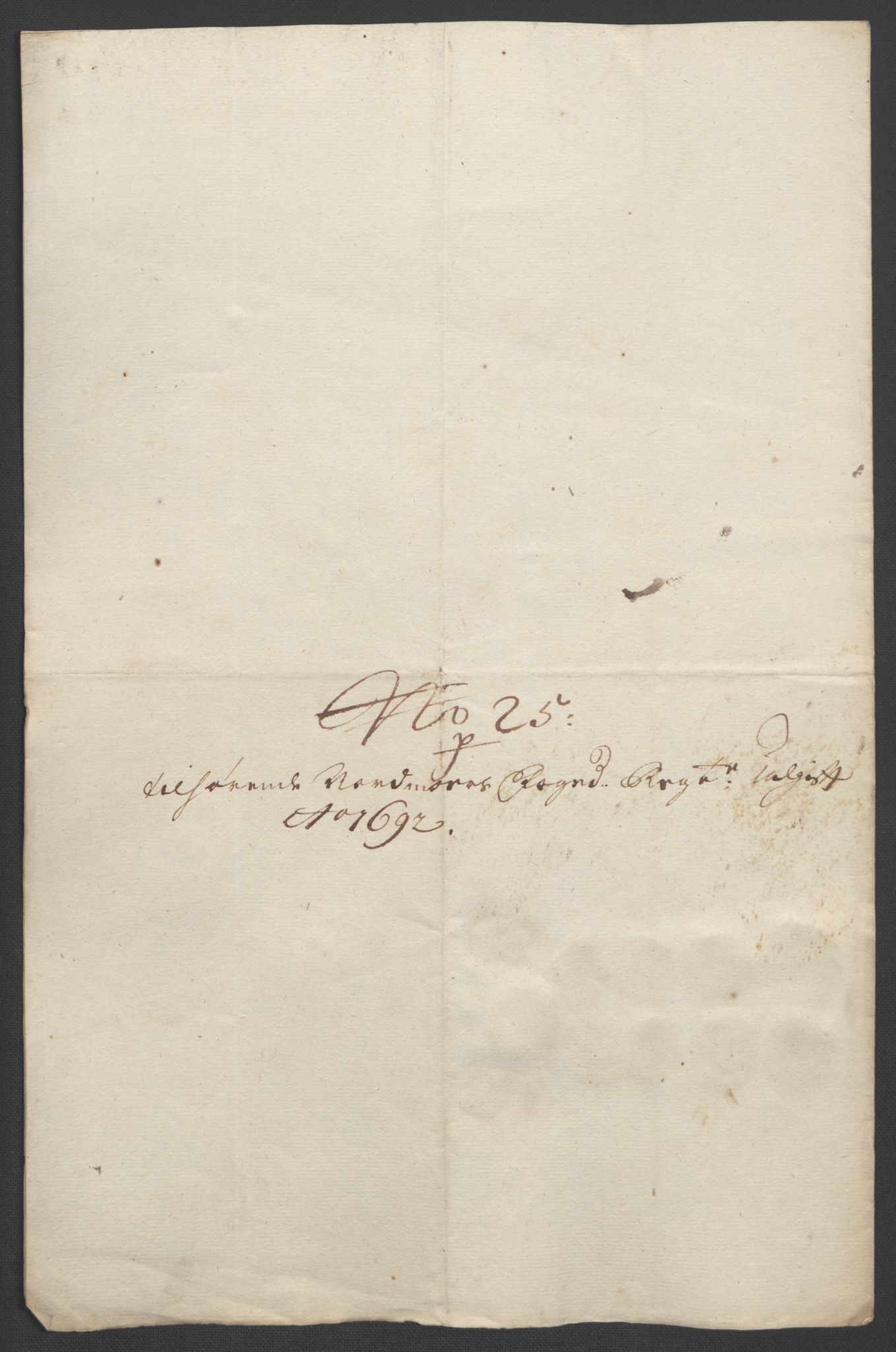 Rentekammeret inntil 1814, Reviderte regnskaper, Fogderegnskap, RA/EA-4092/R56/L3735: Fogderegnskap Nordmøre, 1692-1693, p. 230