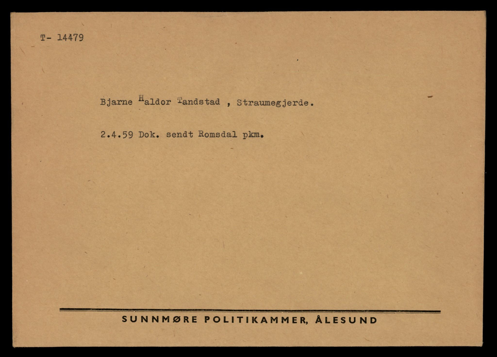 Møre og Romsdal vegkontor - Ålesund trafikkstasjon, AV/SAT-A-4099/F/Fe/L0046: Registreringskort for kjøretøy T 14445 - T 14579, 1927-1998