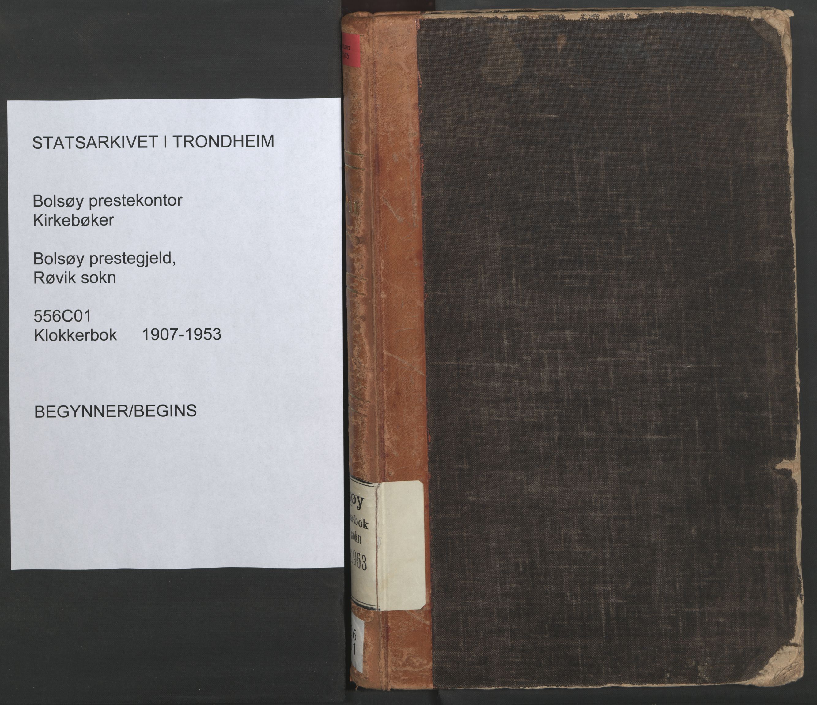 Ministerialprotokoller, klokkerbøker og fødselsregistre - Møre og Romsdal, AV/SAT-A-1454/556/L0677: Parish register (copy) no. 556C01, 1907-1953