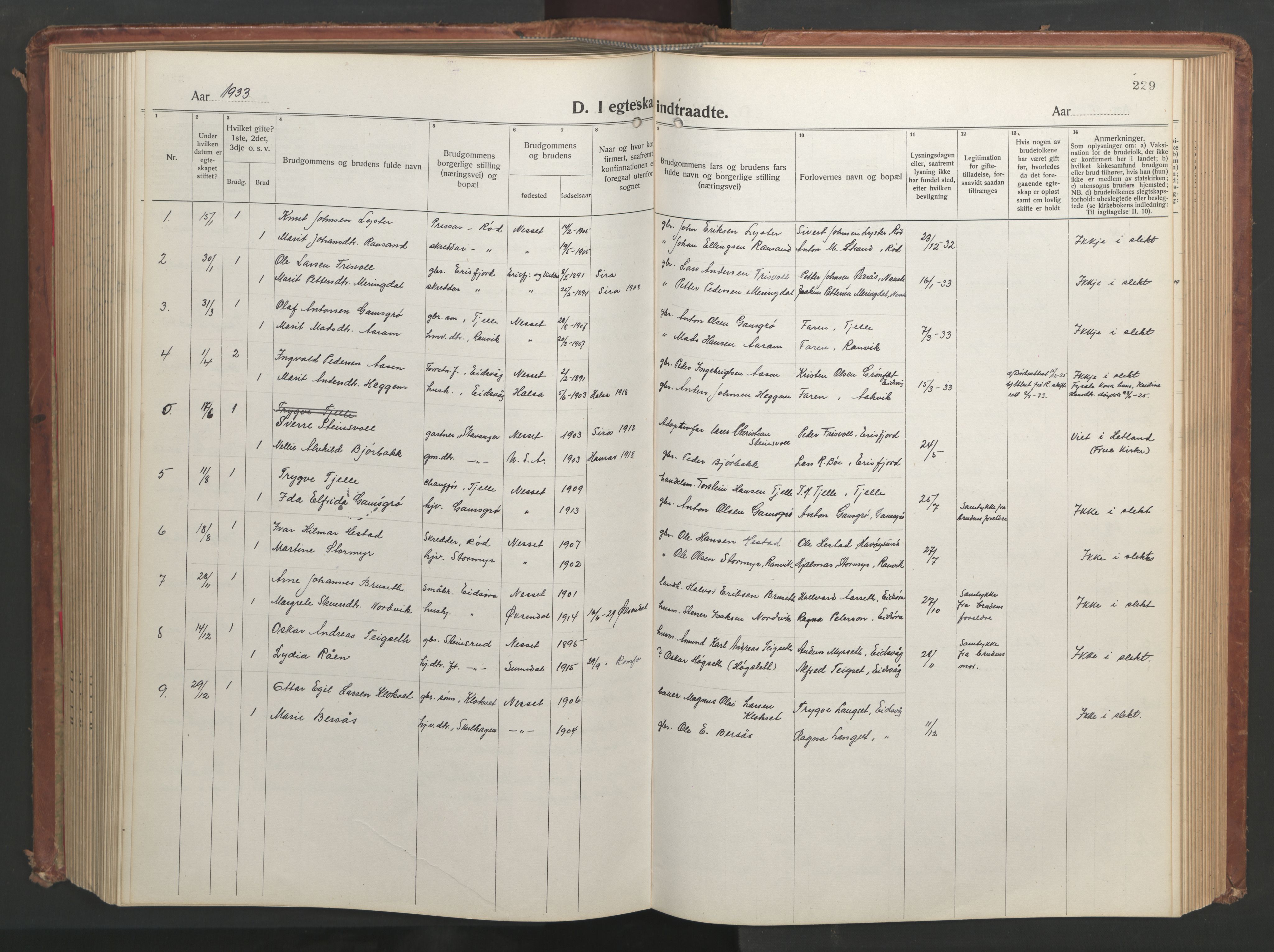 Ministerialprotokoller, klokkerbøker og fødselsregistre - Møre og Romsdal, SAT/A-1454/551/L0633: Parish register (copy) no. 551C05, 1921-1961, p. 229