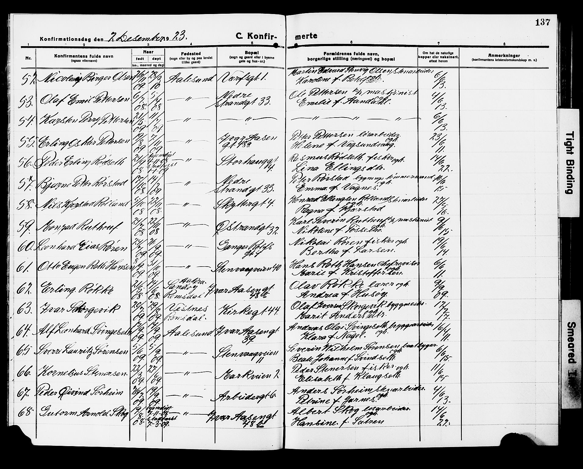 Ministerialprotokoller, klokkerbøker og fødselsregistre - Møre og Romsdal, AV/SAT-A-1454/529/L0472: Parish register (copy) no. 529C09, 1917-1929, p. 137