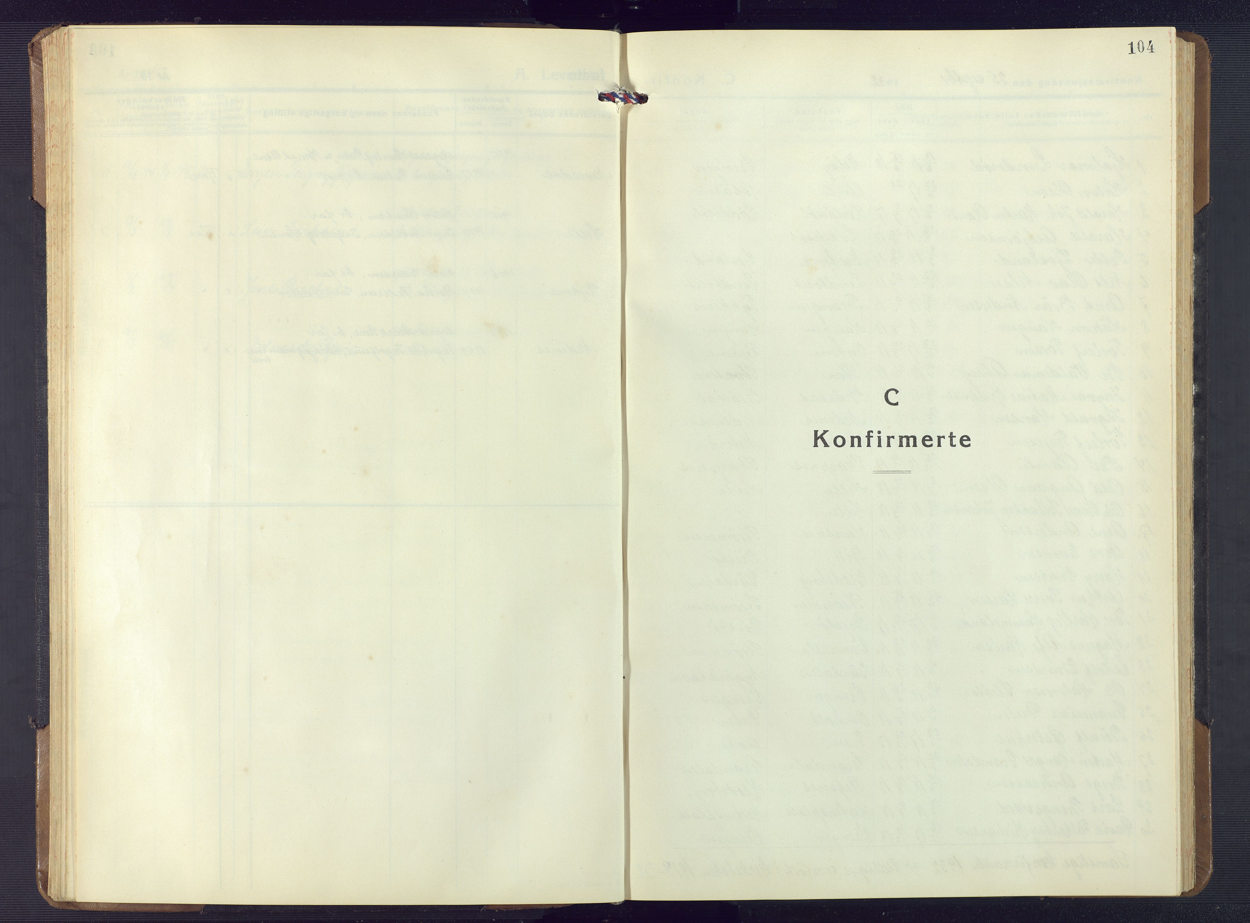 Øyestad sokneprestkontor, SAK/1111-0049/F/Fb/L0013: Parish register (copy) no. B 13, 1933-1945, p. 104