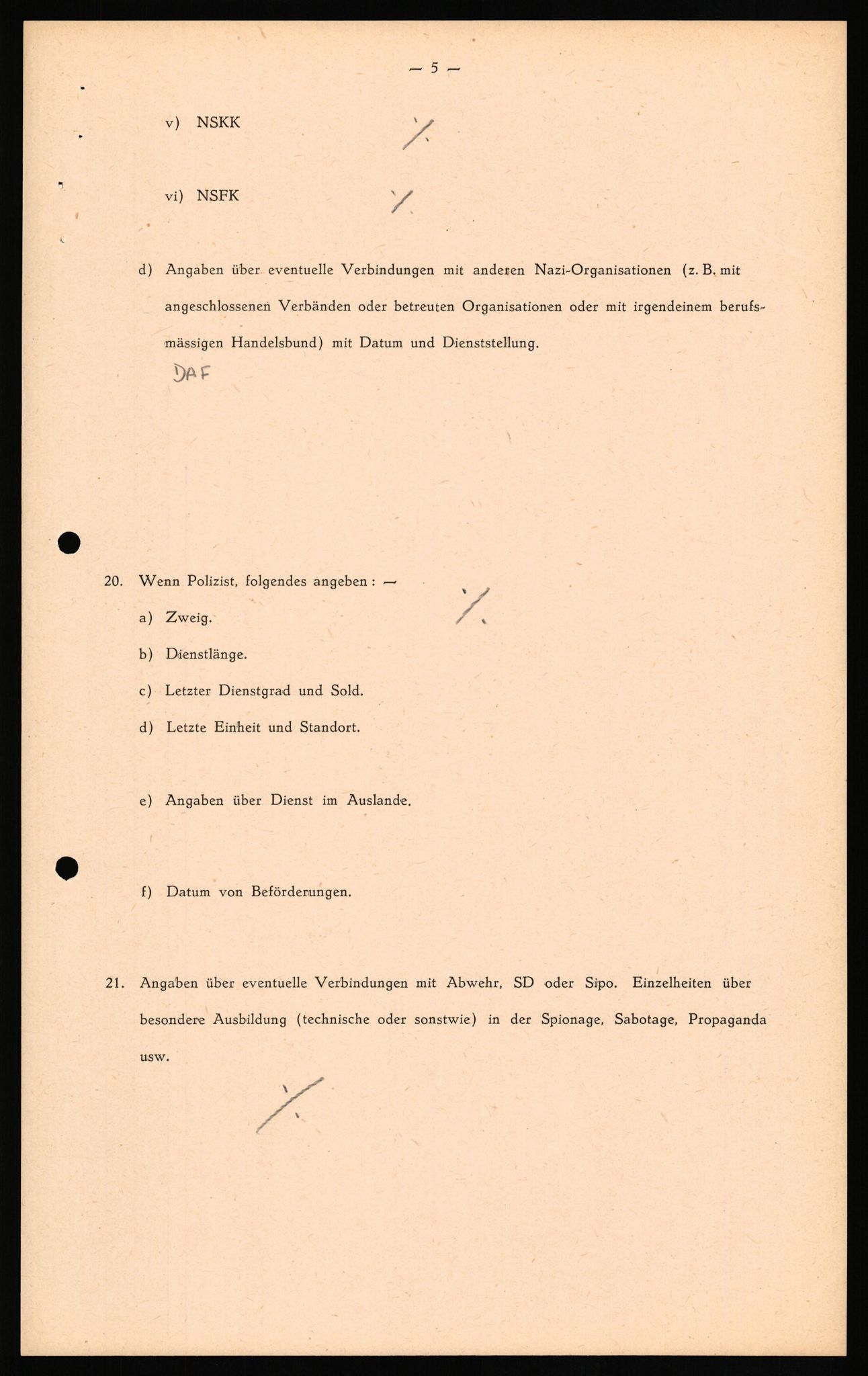 Forsvaret, Forsvarets overkommando II, AV/RA-RAFA-3915/D/Db/L0018: CI Questionaires. Tyske okkupasjonsstyrker i Norge. Tyskere., 1945-1946, p. 138