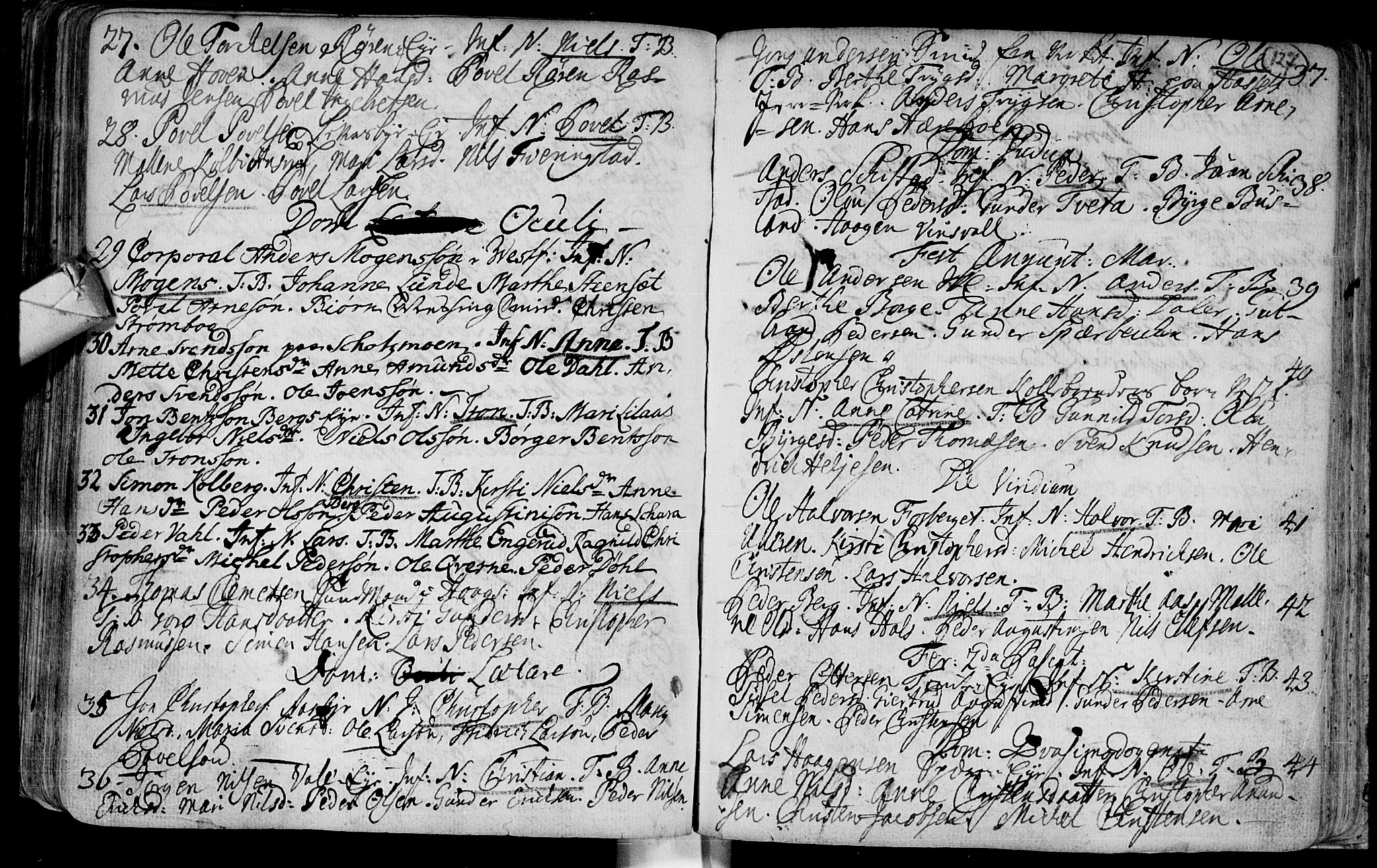 Eiker kirkebøker, AV/SAKO-A-4/F/Fa/L0003: Parish register (official) no. I 3, 1724-1753, p. 127