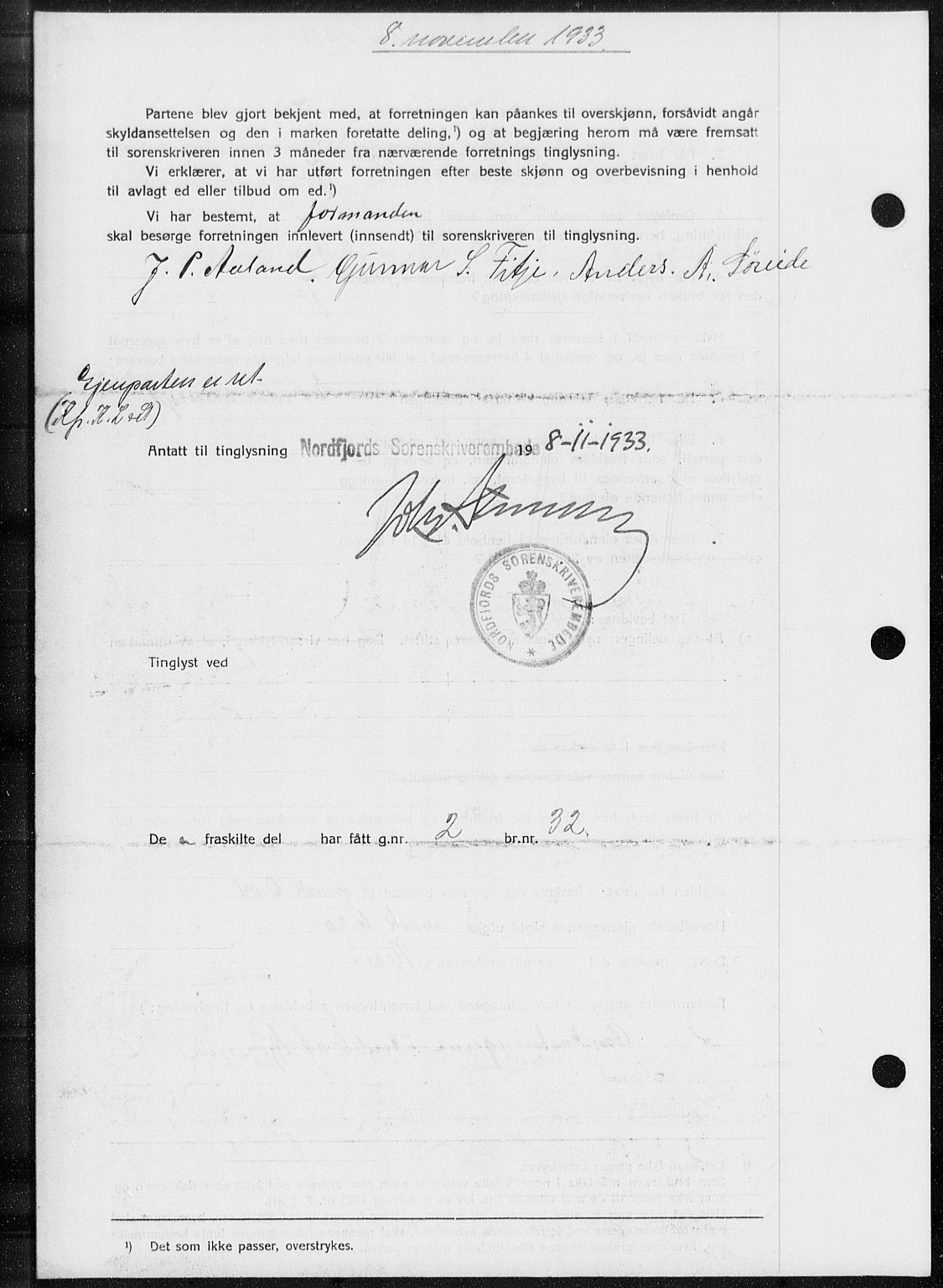 Nordfjord sorenskriveri, AV/SAB-A-2801/02/02b/02ba/L0077: Mortgage book no. II.B.a.77, 1933-1934, Deed date: 08.11.1933