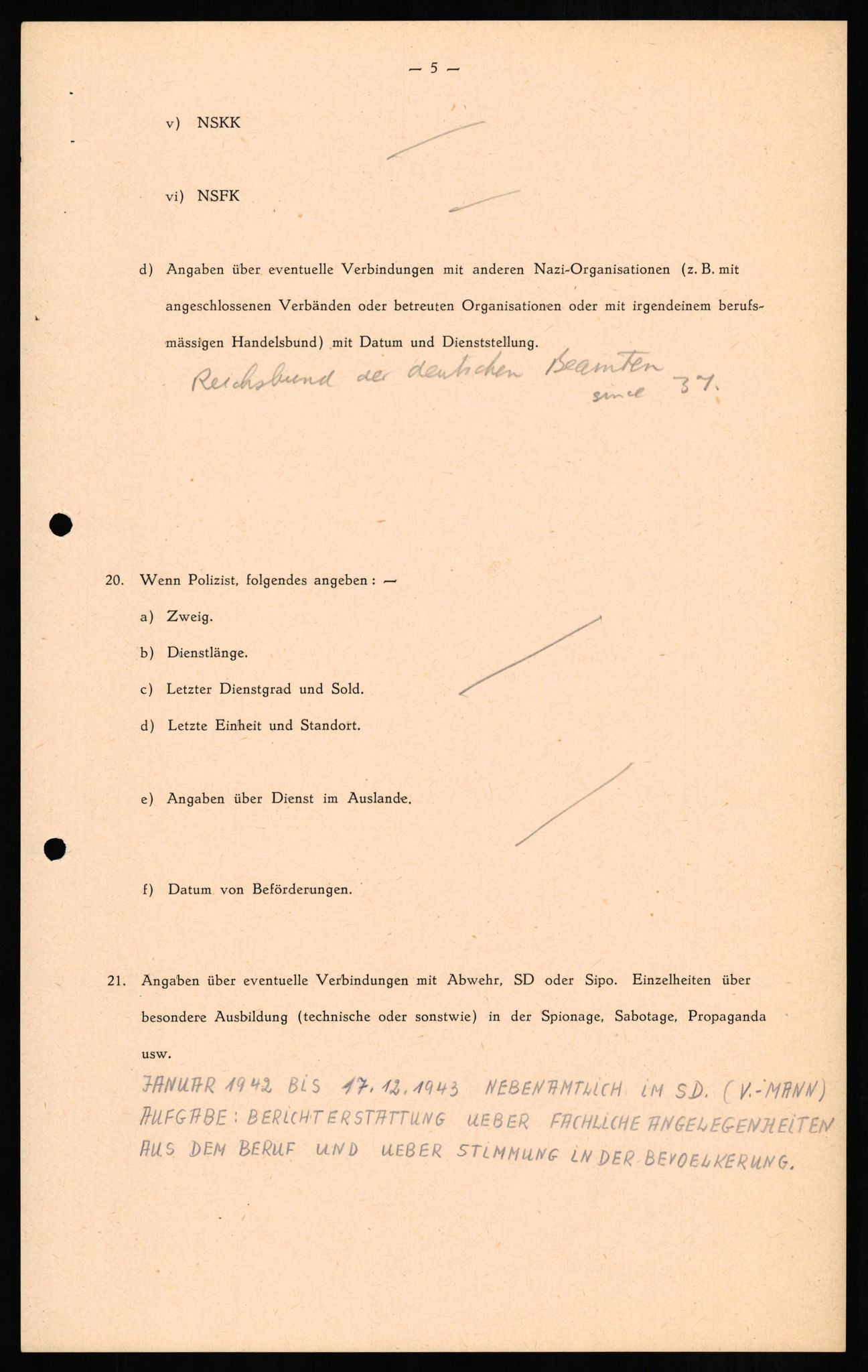 Forsvaret, Forsvarets overkommando II, RA/RAFA-3915/D/Db/L0014: CI Questionaires. Tyske okkupasjonsstyrker i Norge. Tyskere., 1945-1946, p. 14