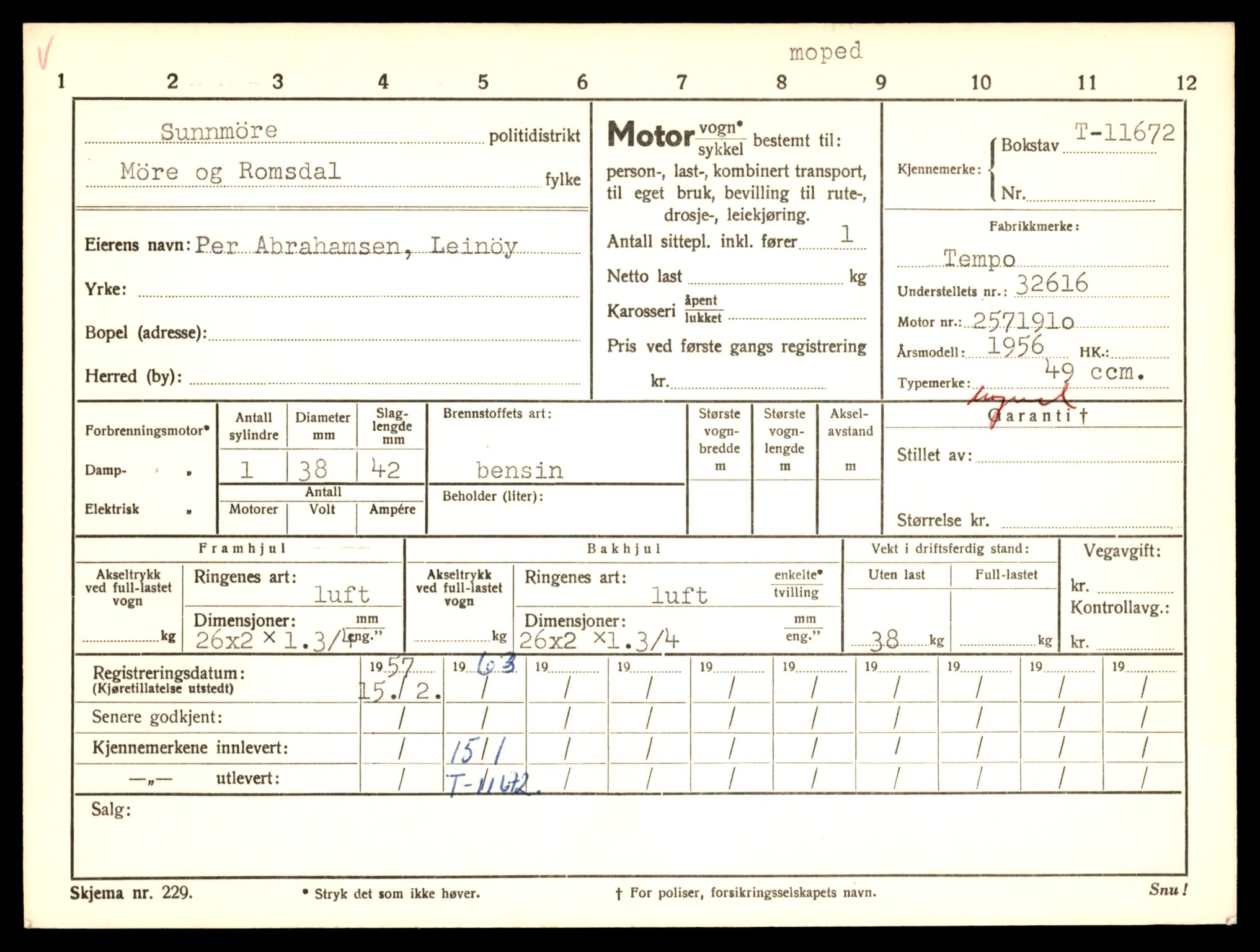 Møre og Romsdal vegkontor - Ålesund trafikkstasjon, AV/SAT-A-4099/F/Fe/L0030: Registreringskort for kjøretøy T 11620 - T 11799, 1927-1998, p. 557