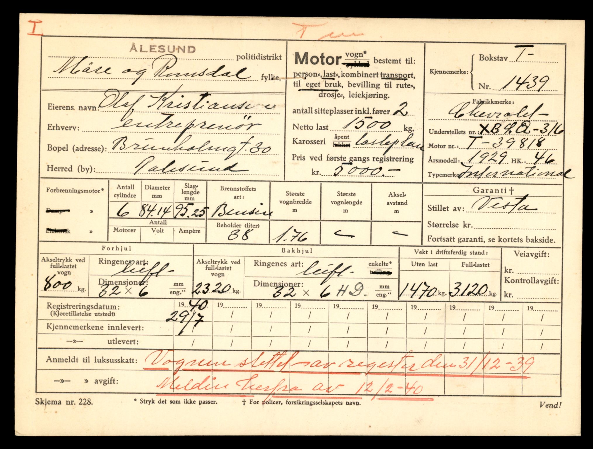 Møre og Romsdal vegkontor - Ålesund trafikkstasjon, SAT/A-4099/F/Fe/L0012: Registreringskort for kjøretøy T 1290 - T 1450, 1927-1998, p. 3226