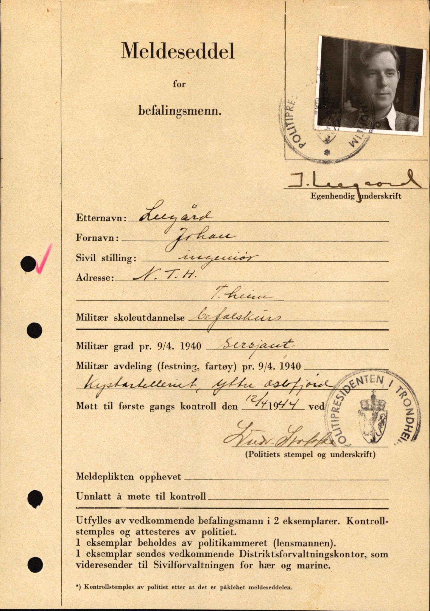 Forsvaret, Forsvarets krigshistoriske avdeling, AV/RA-RAFA-2017/Y/Yf/L0209: II-C-11-2121  -  Okkupasjonstiden.  Meldesedler for befal med foto og oppl. om militær grad 9. apr. 1940., 1944-1945, p. 50