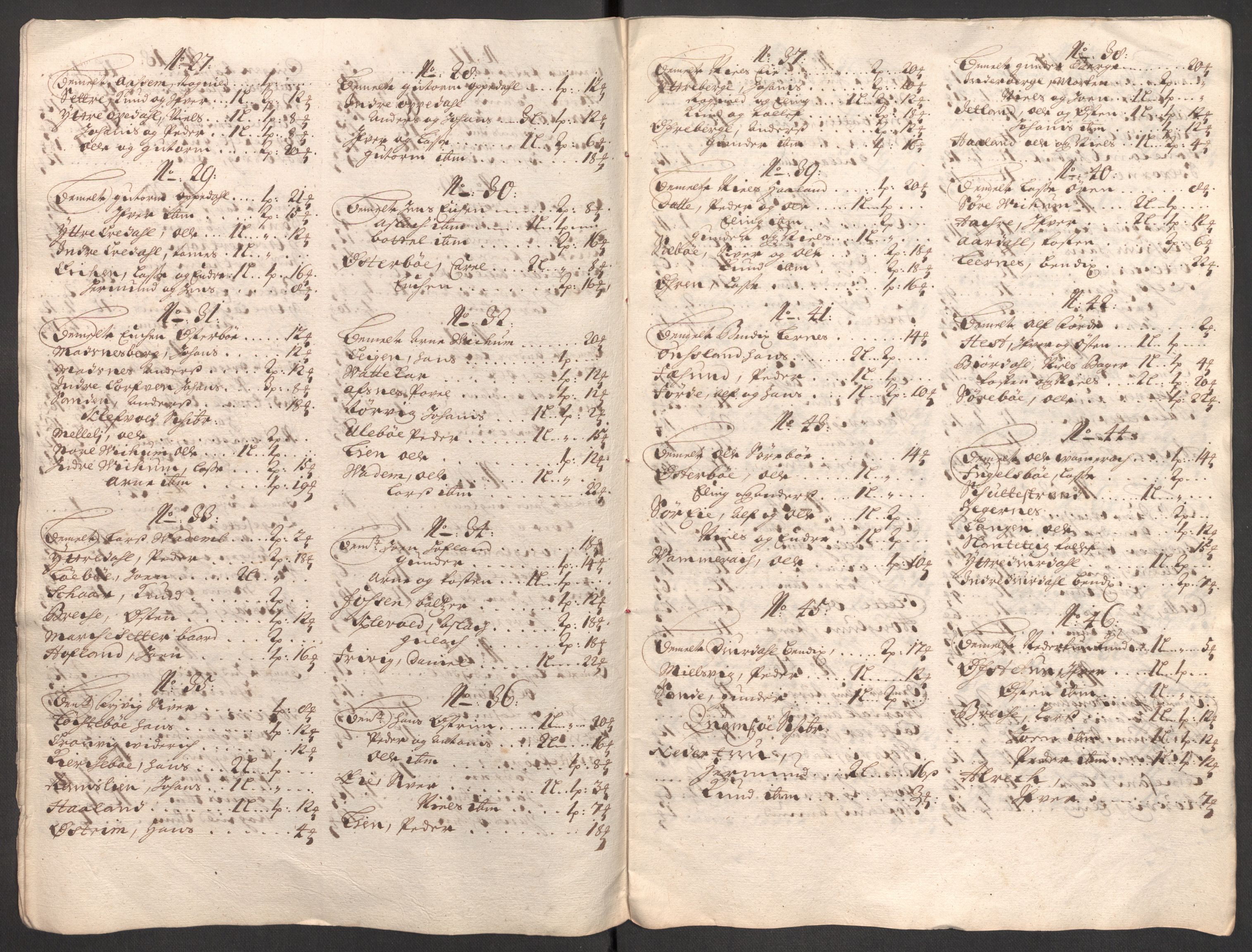 Rentekammeret inntil 1814, Reviderte regnskaper, Fogderegnskap, RA/EA-4092/R52/L3312: Fogderegnskap Sogn, 1702, p. 107