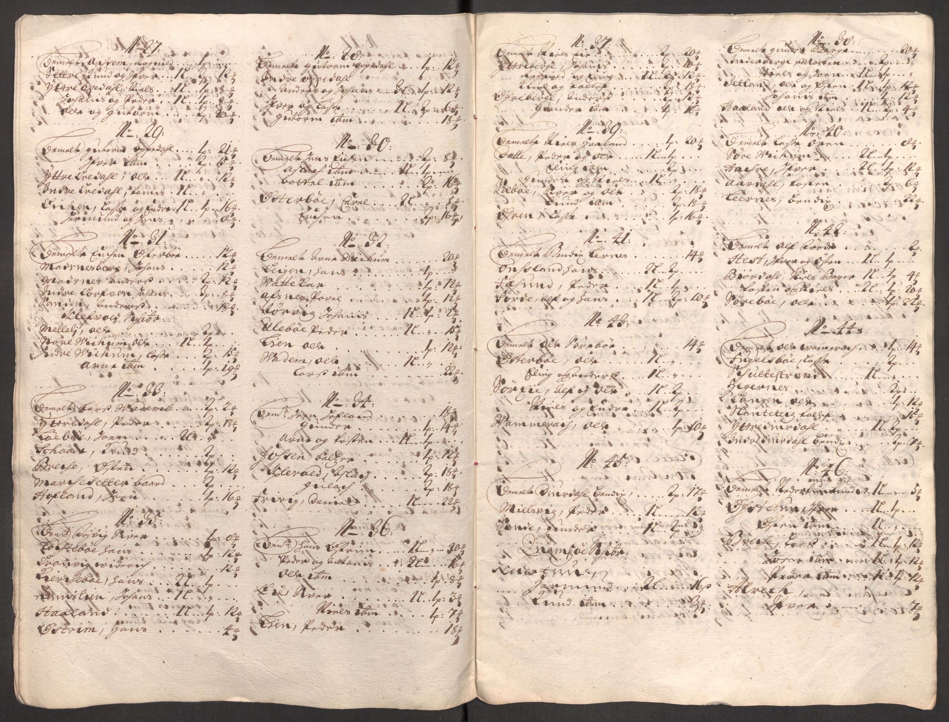 Rentekammeret inntil 1814, Reviderte regnskaper, Fogderegnskap, AV/RA-EA-4092/R52/L3312: Fogderegnskap Sogn, 1702, p. 107