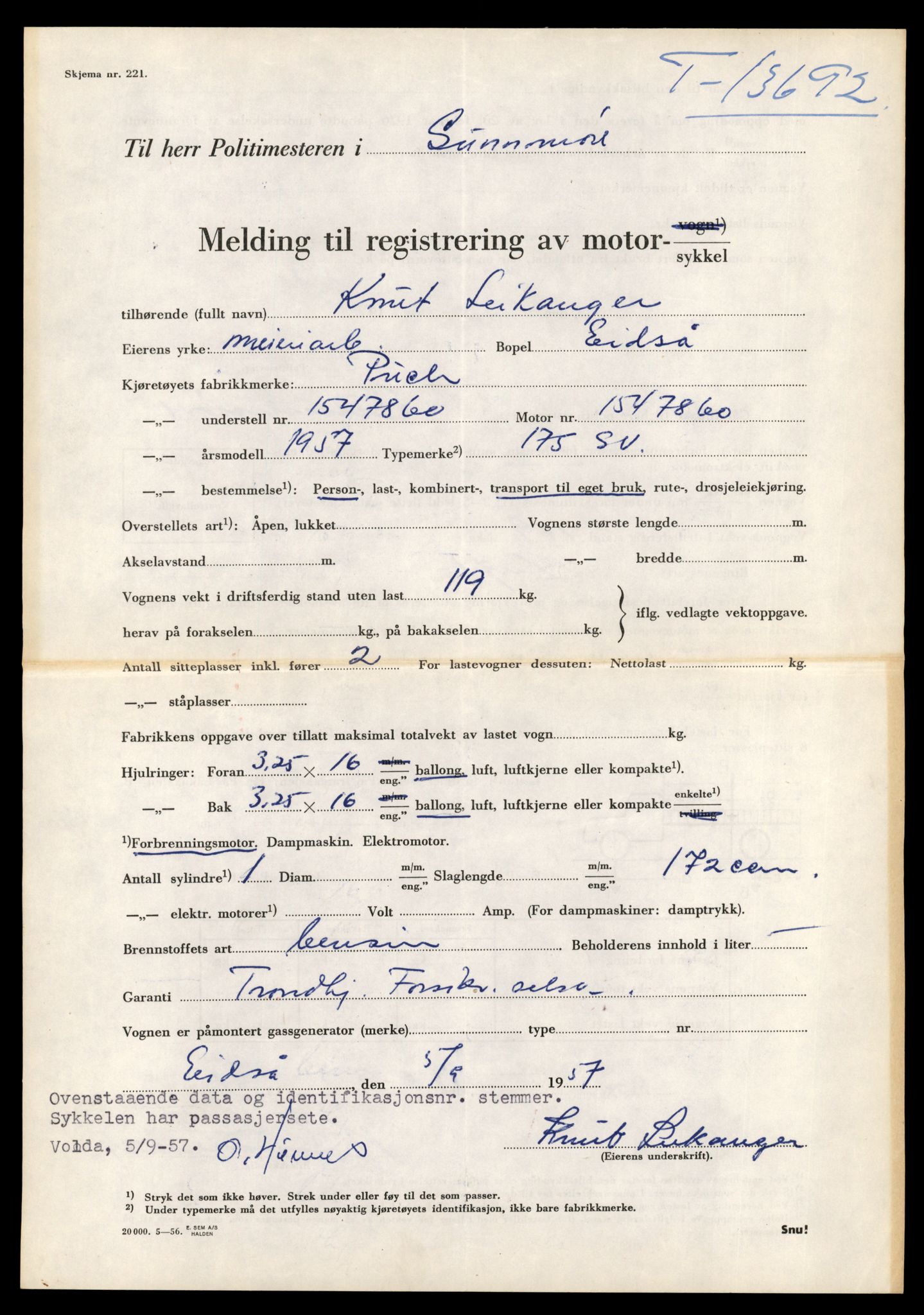 Møre og Romsdal vegkontor - Ålesund trafikkstasjon, AV/SAT-A-4099/F/Fe/L0040: Registreringskort for kjøretøy T 13531 - T 13709, 1927-1998, p. 2759