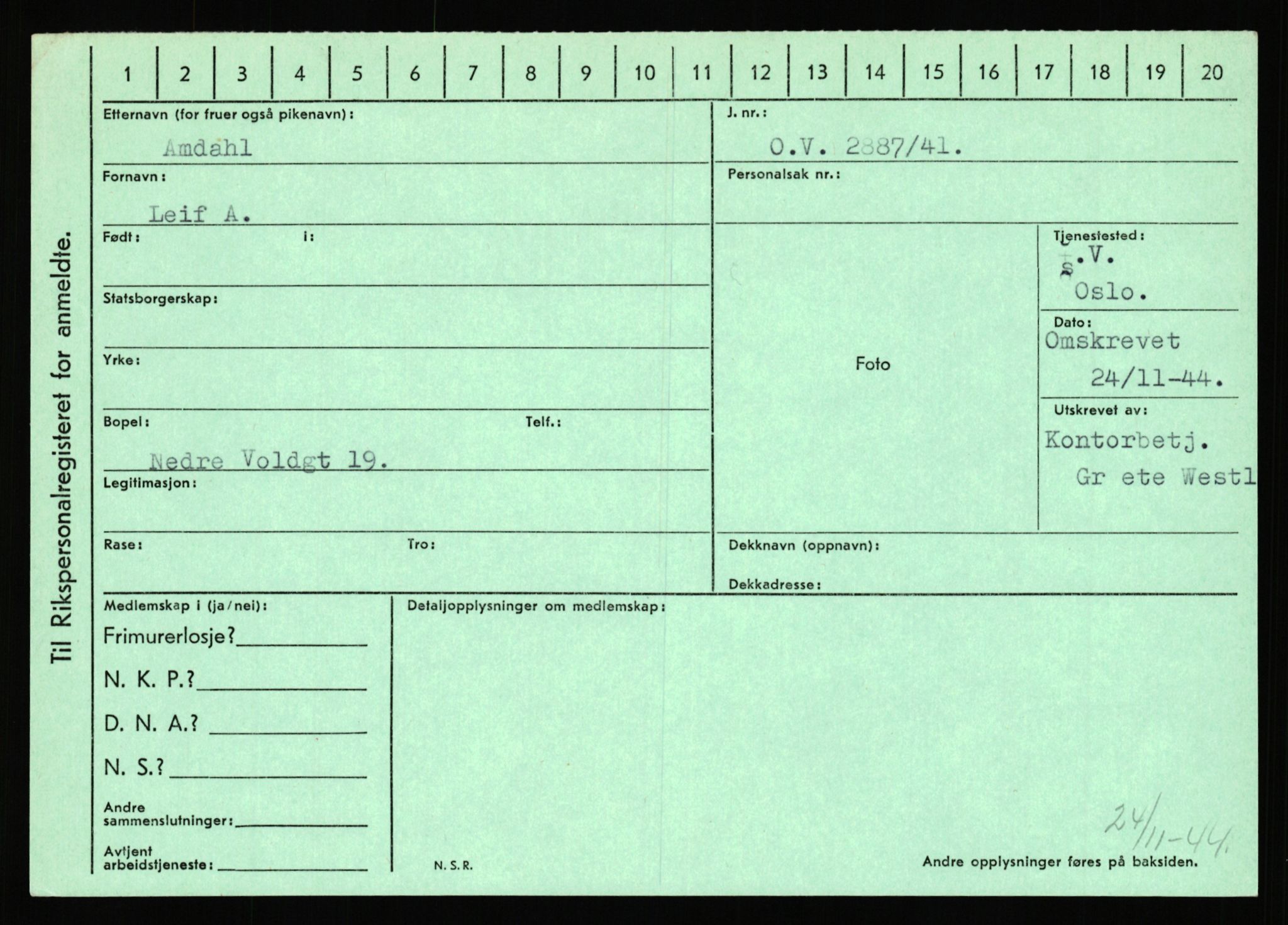 Statspolitiet - Hovedkontoret / Osloavdelingen, AV/RA-S-1329/C/Ca/L0001: Aabakken - Armann, 1943-1945, p. 1605