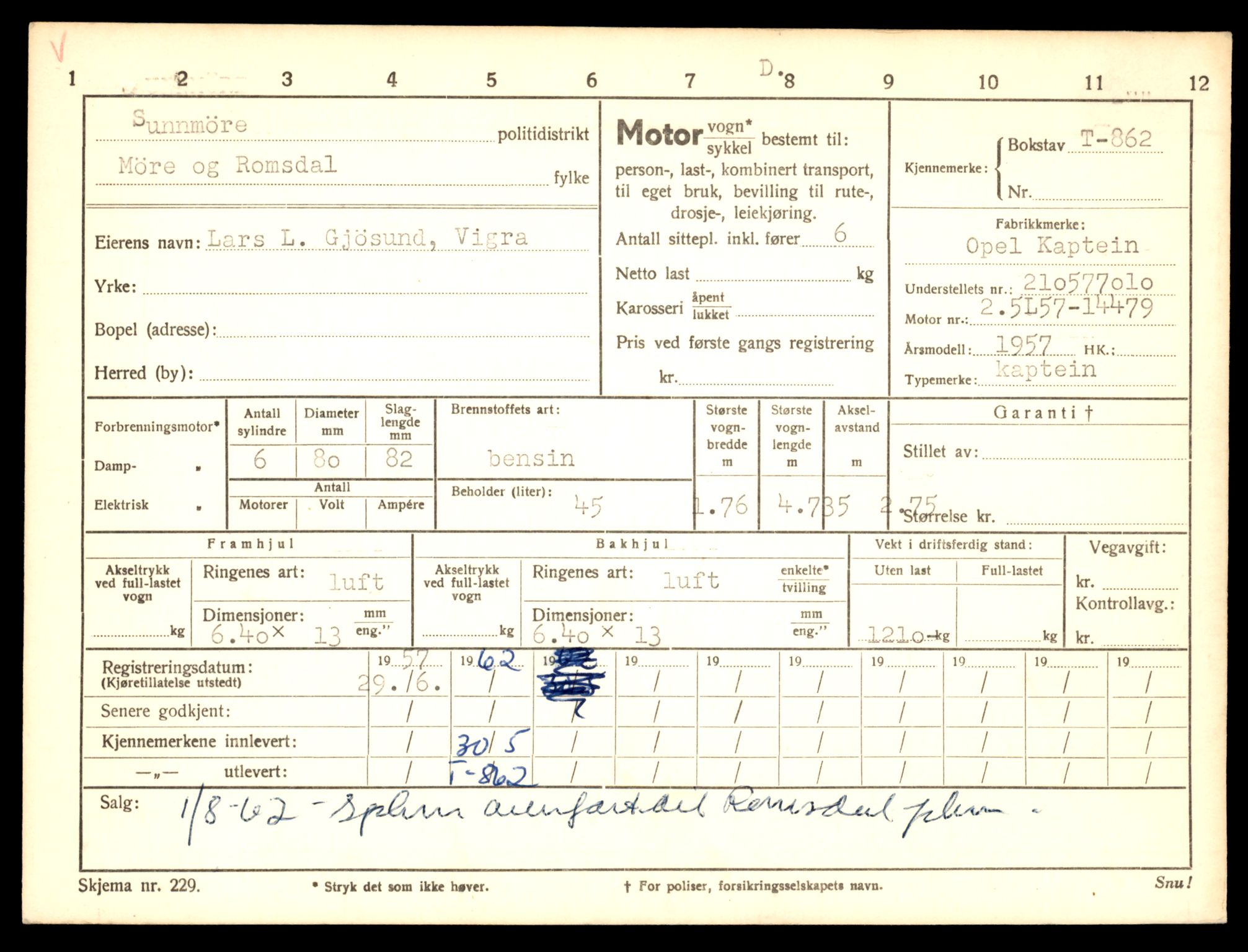 Møre og Romsdal vegkontor - Ålesund trafikkstasjon, AV/SAT-A-4099/F/Fe/L0008: Registreringskort for kjøretøy T 747 - T 894, 1927-1998, p. 2606