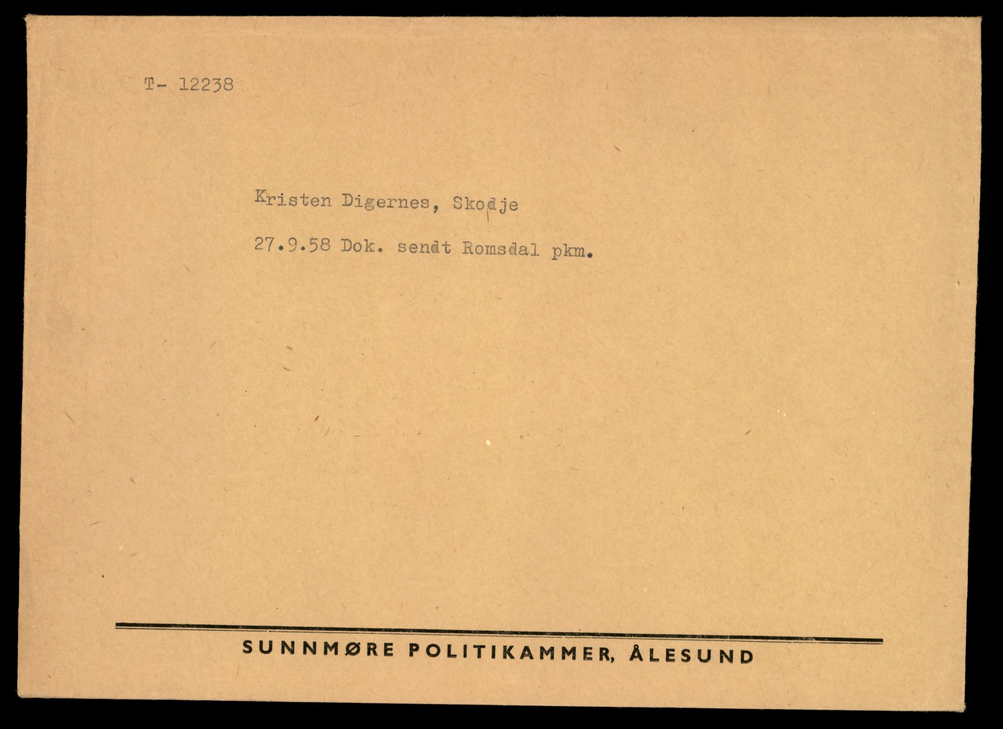 Møre og Romsdal vegkontor - Ålesund trafikkstasjon, AV/SAT-A-4099/F/Fe/L0033: Registreringskort for kjøretøy T 12151 - T 12474, 1927-1998, p. 2271