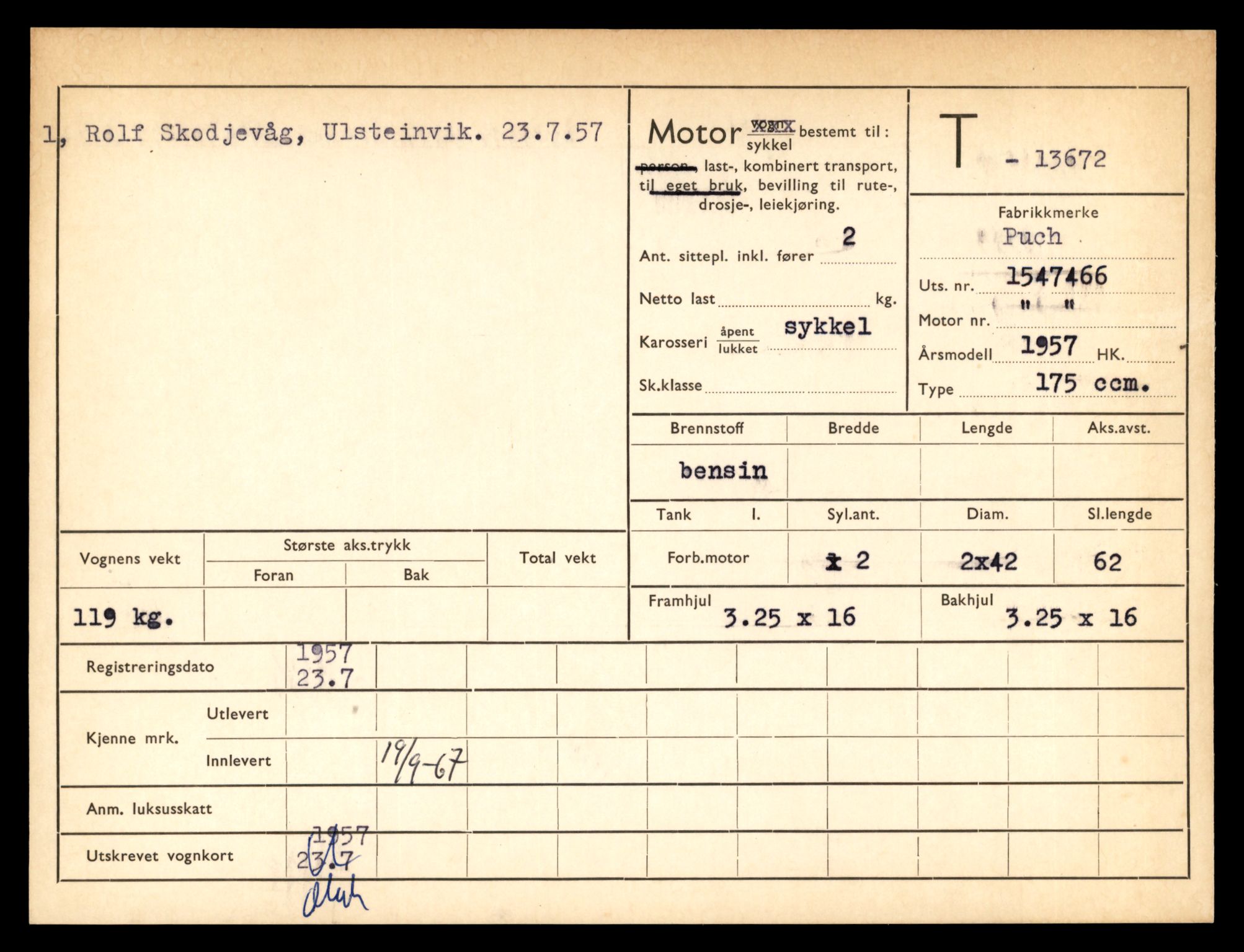 Møre og Romsdal vegkontor - Ålesund trafikkstasjon, AV/SAT-A-4099/F/Fe/L0040: Registreringskort for kjøretøy T 13531 - T 13709, 1927-1998, p. 2411