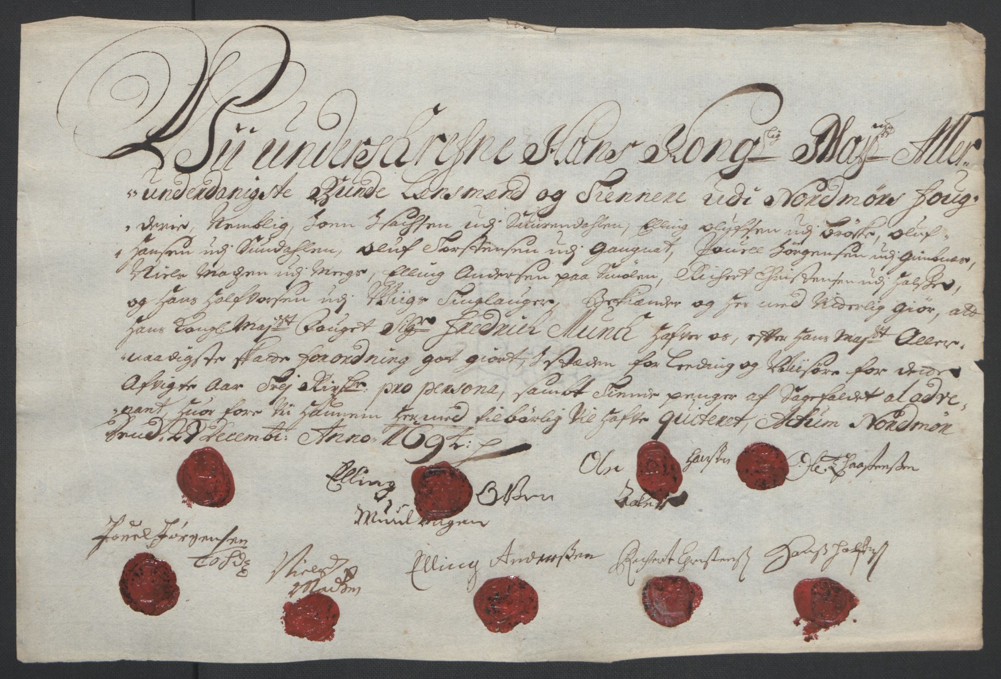 Rentekammeret inntil 1814, Reviderte regnskaper, Fogderegnskap, AV/RA-EA-4092/R56/L3736: Fogderegnskap Nordmøre, 1694-1696, p. 113