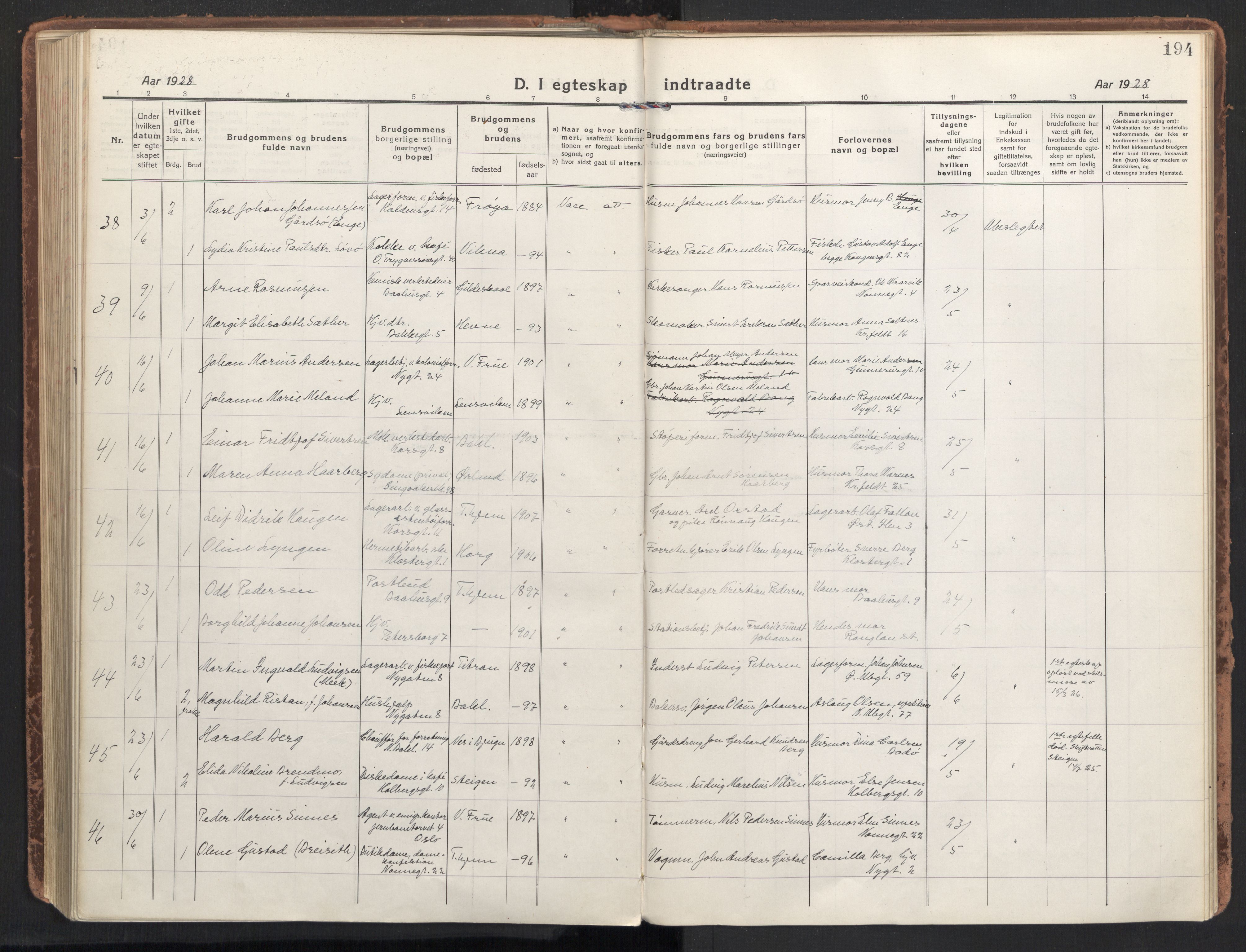 Ministerialprotokoller, klokkerbøker og fødselsregistre - Sør-Trøndelag, AV/SAT-A-1456/604/L0206: Parish register (official) no. 604A26, 1917-1931, p. 194