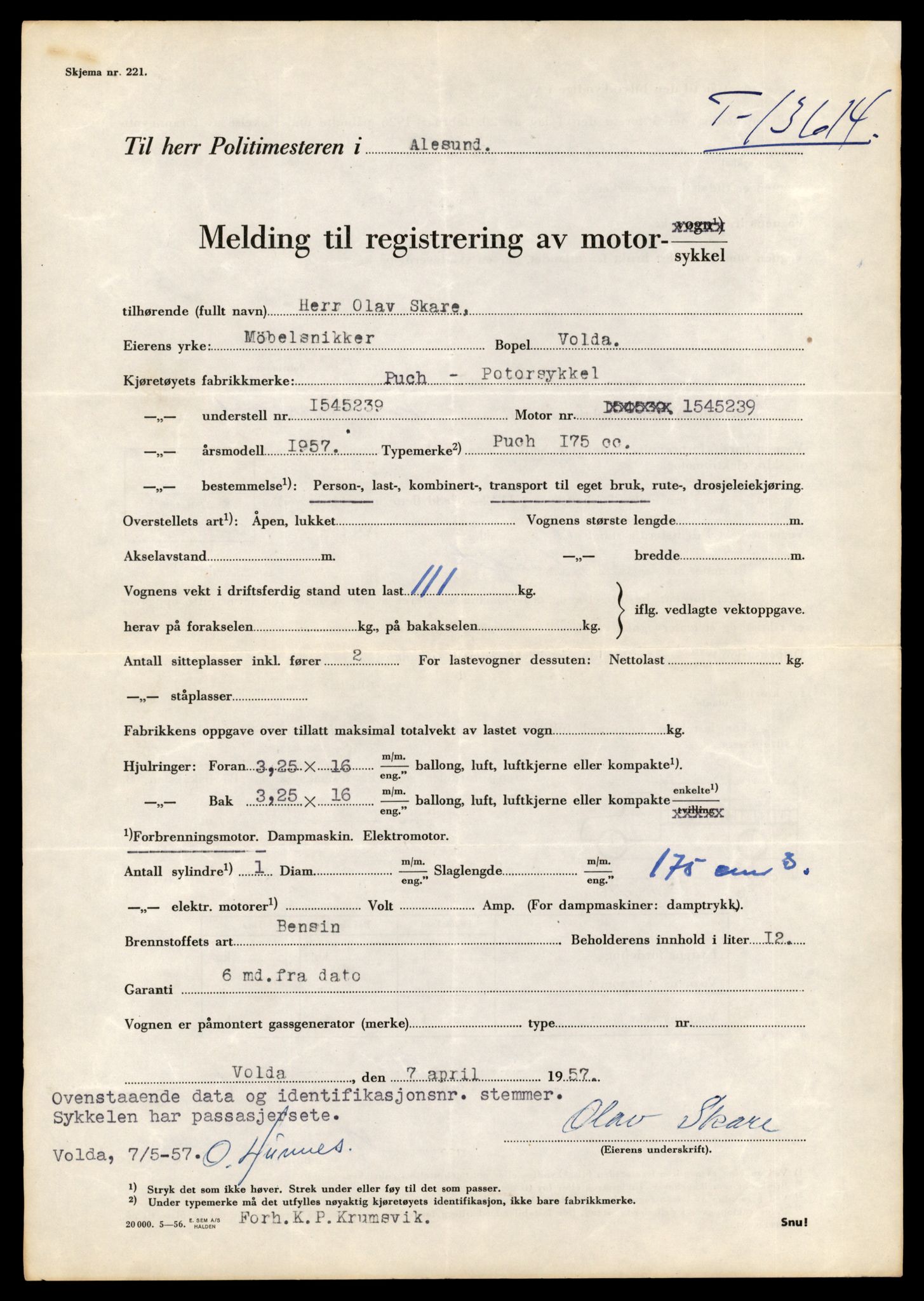 Møre og Romsdal vegkontor - Ålesund trafikkstasjon, AV/SAT-A-4099/F/Fe/L0040: Registreringskort for kjøretøy T 13531 - T 13709, 1927-1998, p. 1515