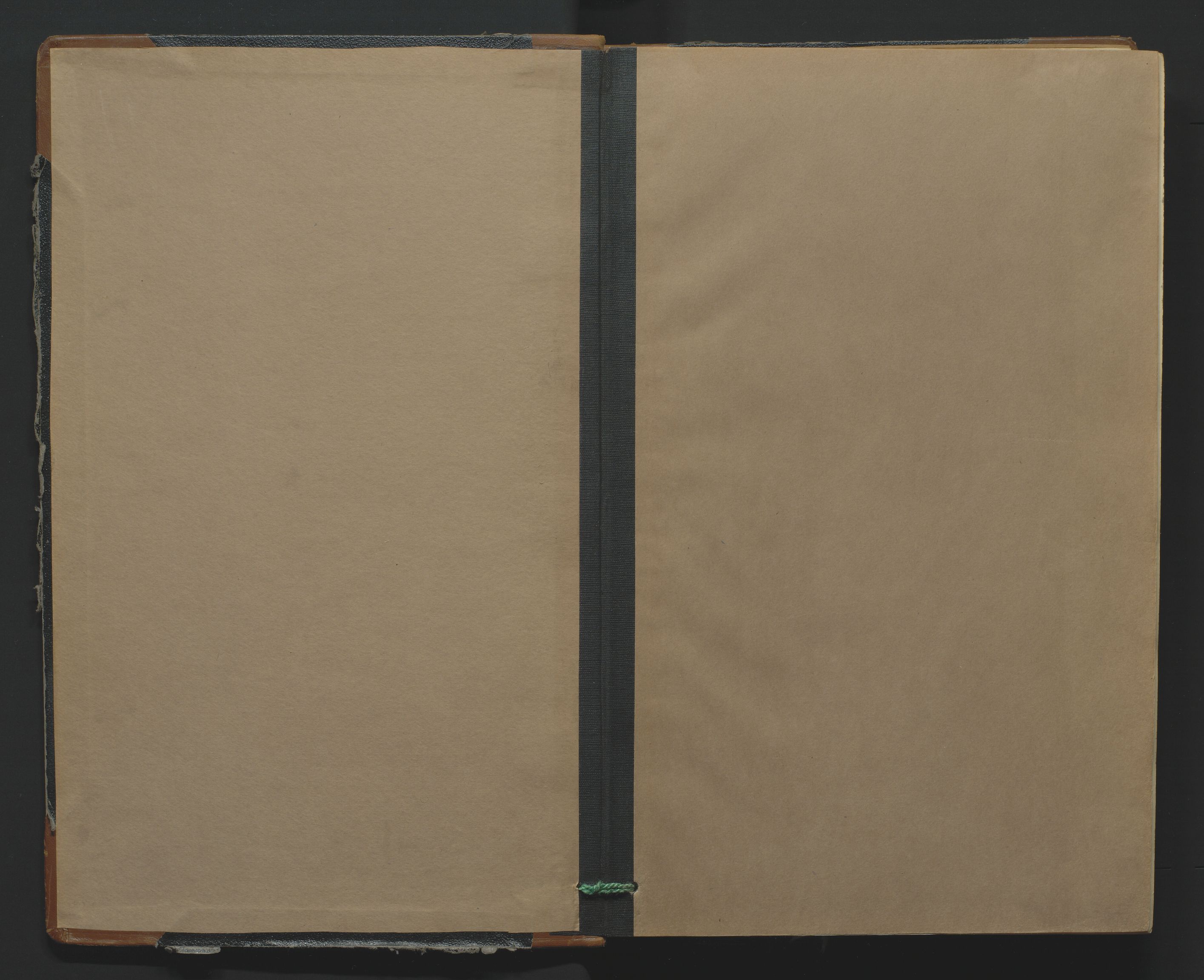 Utskiftningsformannen i Lister og Mandal amt, AV/SAK-1541-0003/F/Fa/Fac/L0004: Utskiftningsprotokoll med gårdsregister, Mandal domssokn, nr 3, 1943-1955