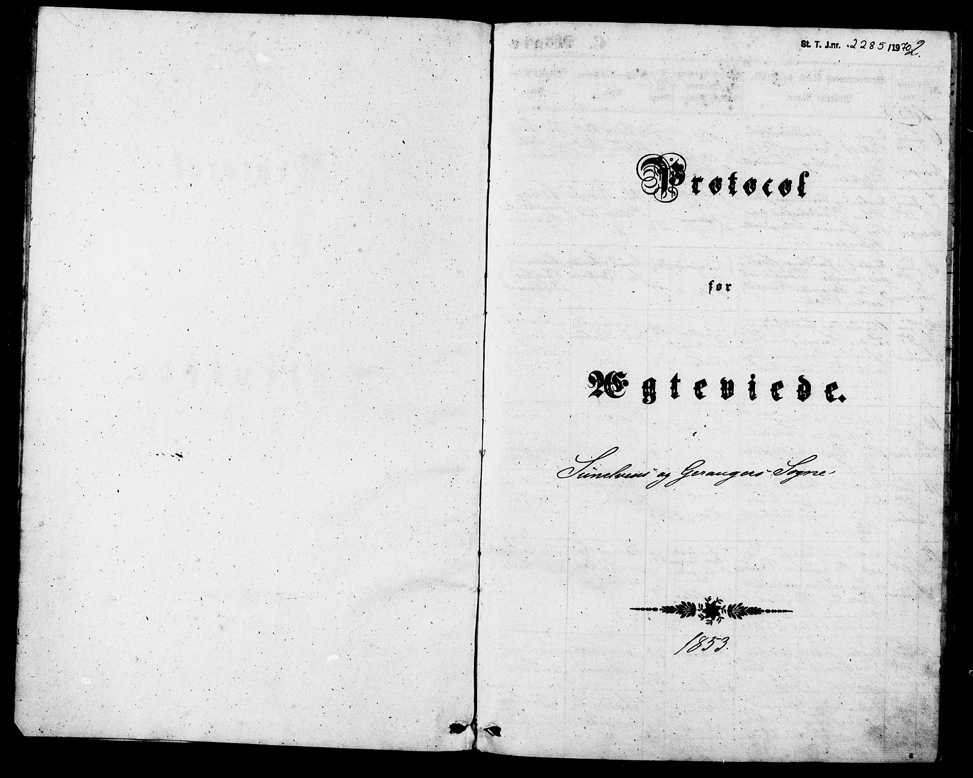 Ministerialprotokoller, klokkerbøker og fødselsregistre - Møre og Romsdal, SAT/A-1454/517/L0224: Parish register (official) no. 517A04, 1853-1880, p. 2
