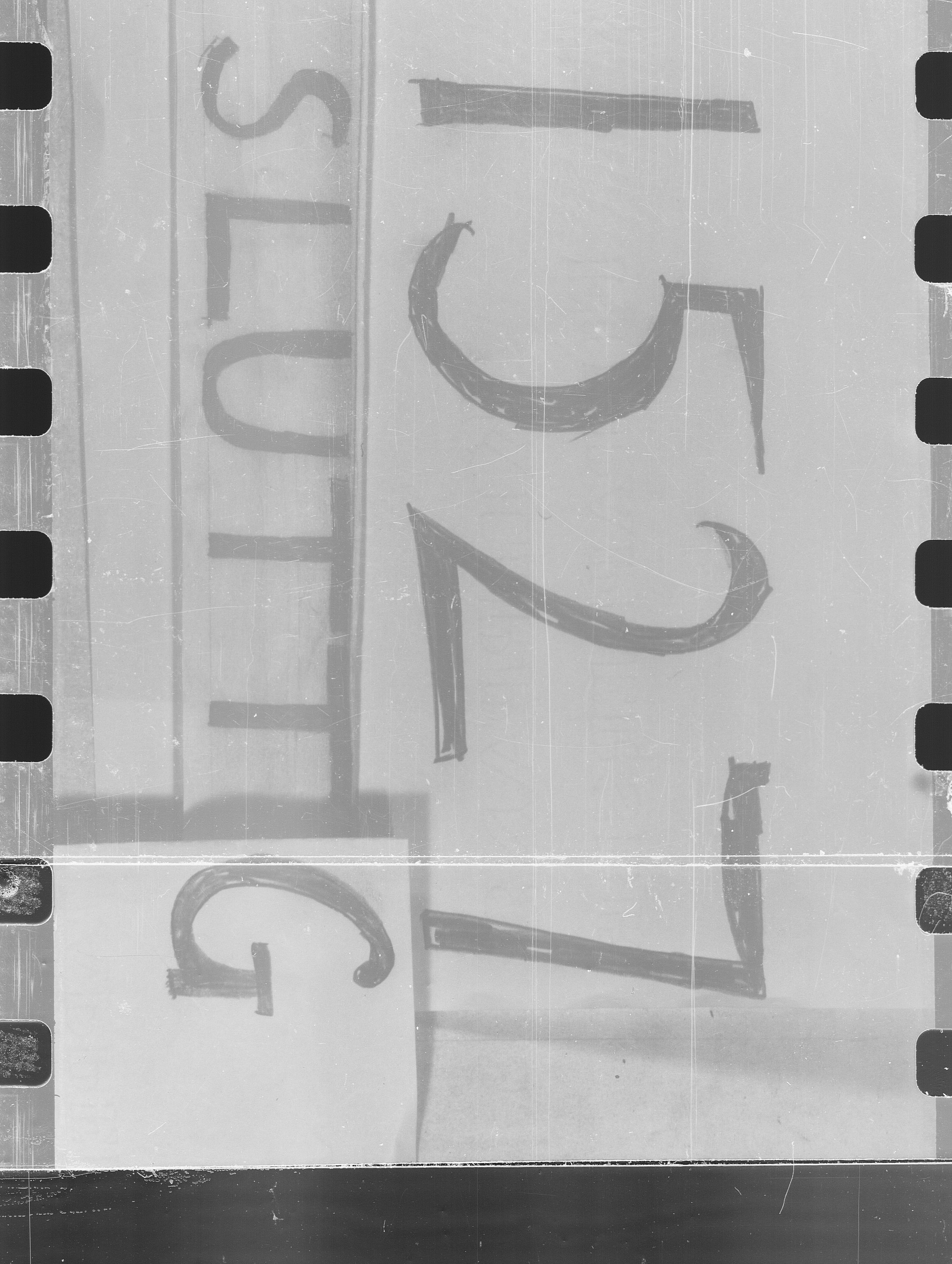 Documents Section, RA/RAFA-2200/V/L0070: Film med LMDC Serial Number., 1940-1945, p. 710
